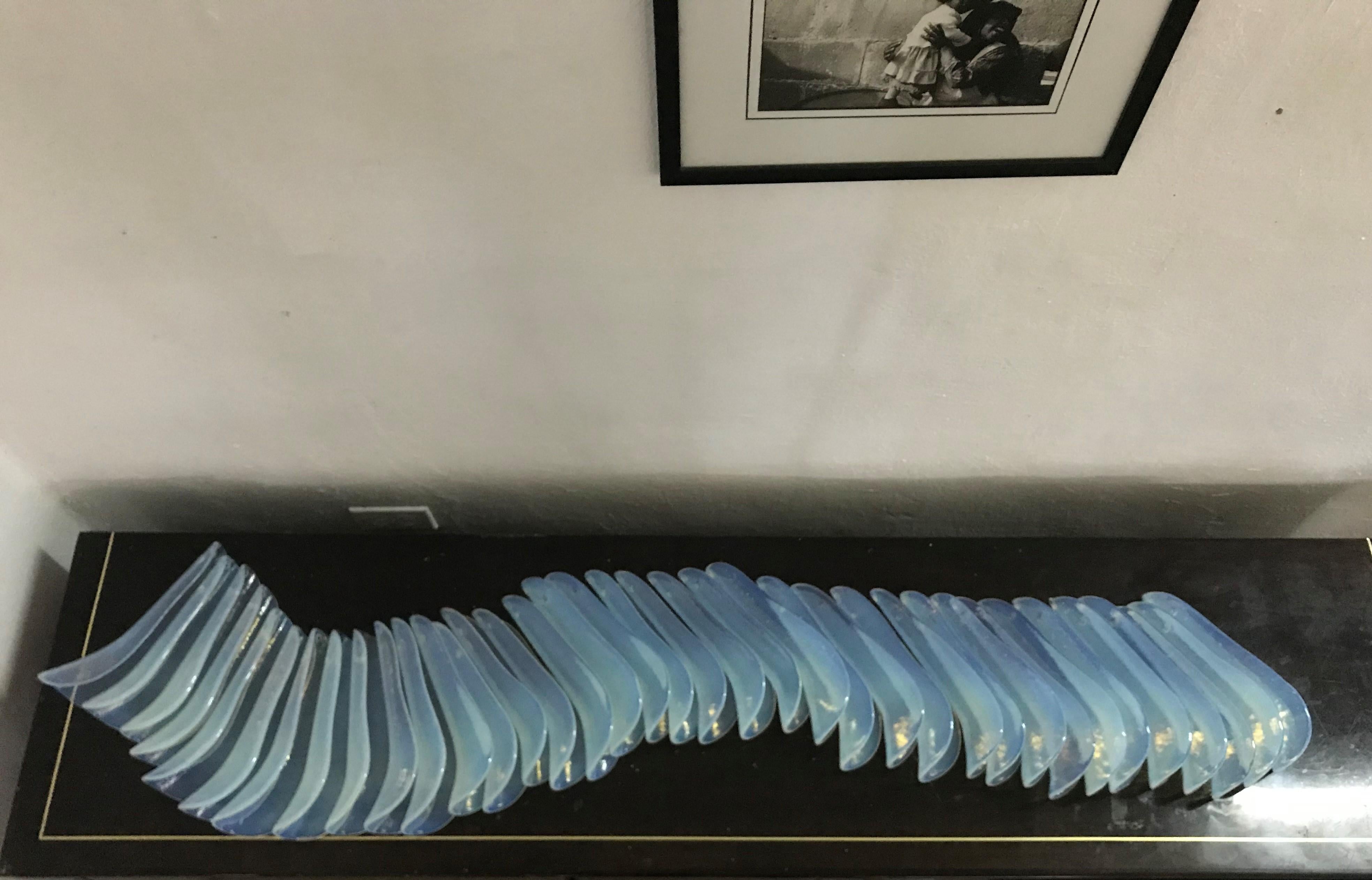 Coppia di lampadari di metà secolo, La Murrina in vetro di Murano opalescente, circa 1970 in vendita 1