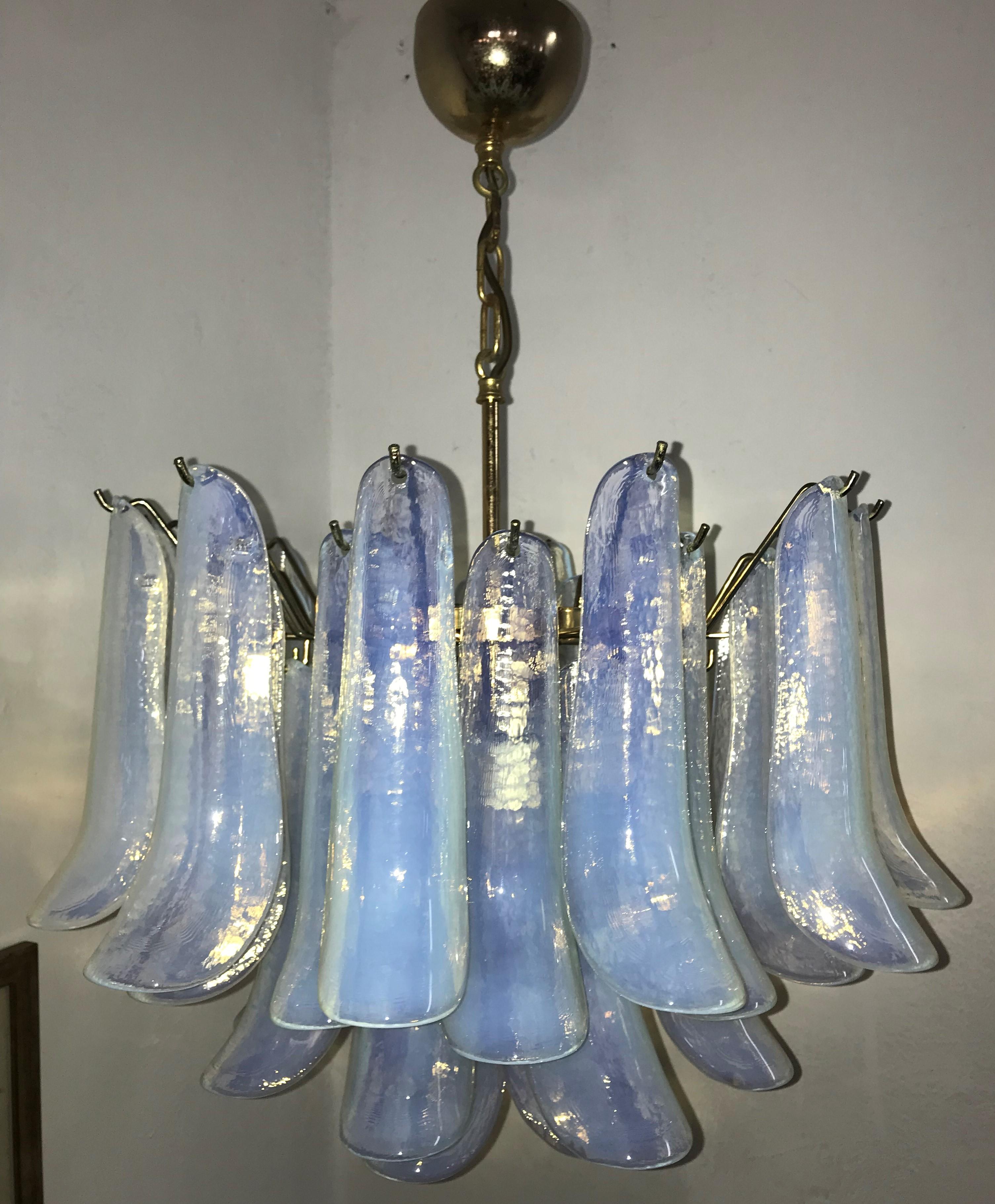 Pair of Midcentury Chandelier, La Murrina in Opalescent Murano Glass, circa 1970 For Sale 1