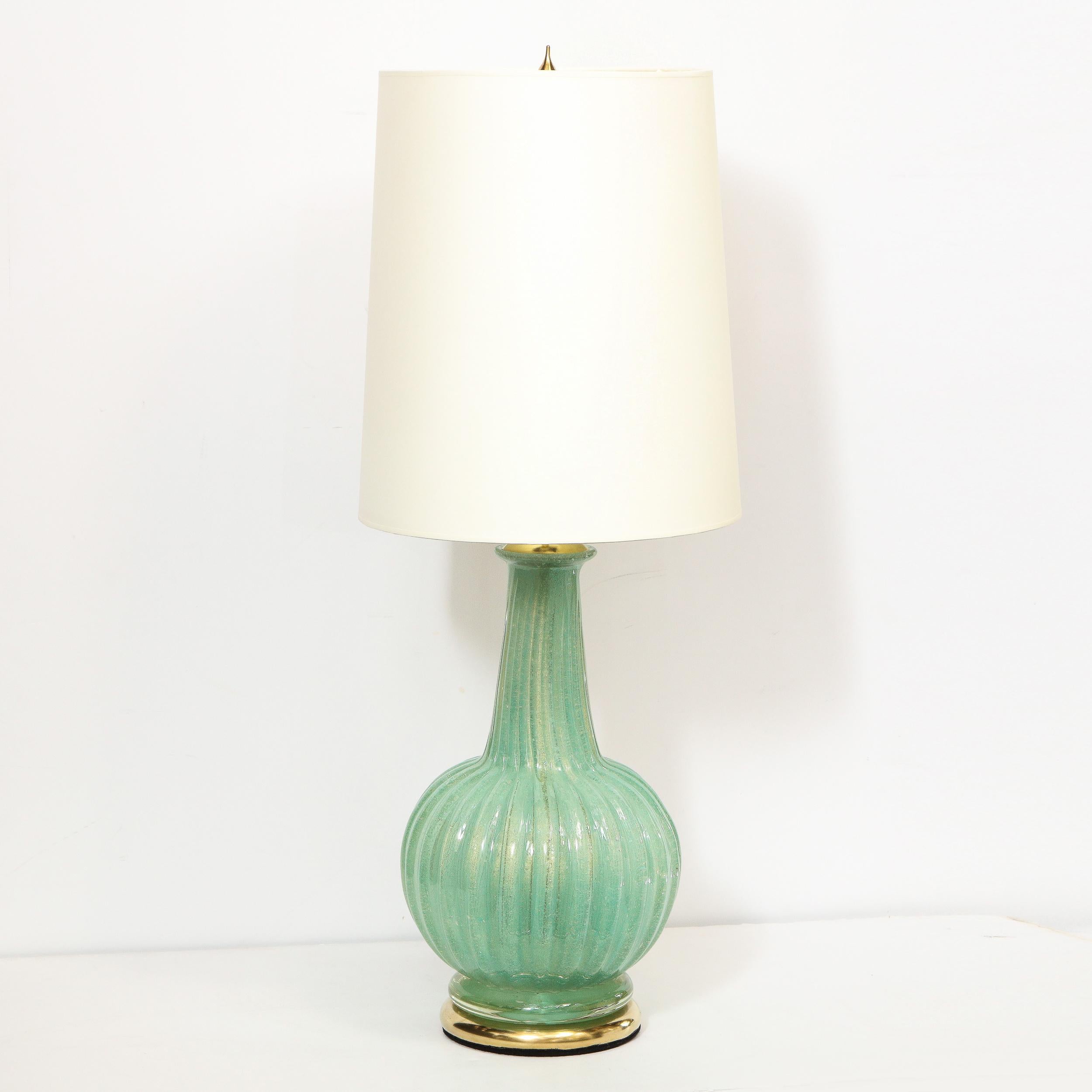Pair of Midcentury Channeled Table Lamps with Brass Detailing, Barovier e Toso In Excellent Condition In New York, NY