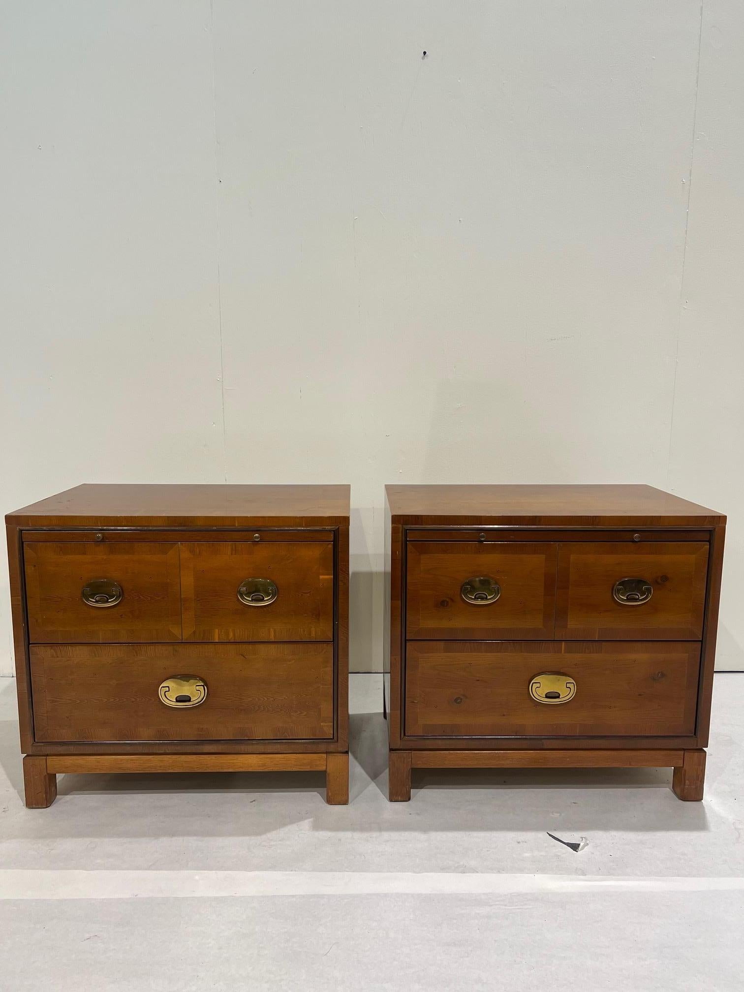 Pair of Mid Century Chest In Good Condition In Houston, TX
