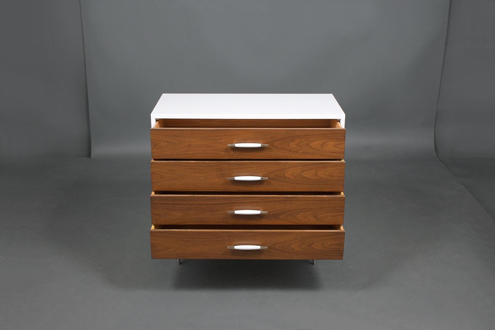 Pair of Lacquered Mid-Century Modern Chest of Drawers In Good Condition In Los Angeles, CA