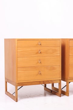 Pareja de cómodas de roble de mediados de siglo diseñadas por Børge Mogensen, años 60