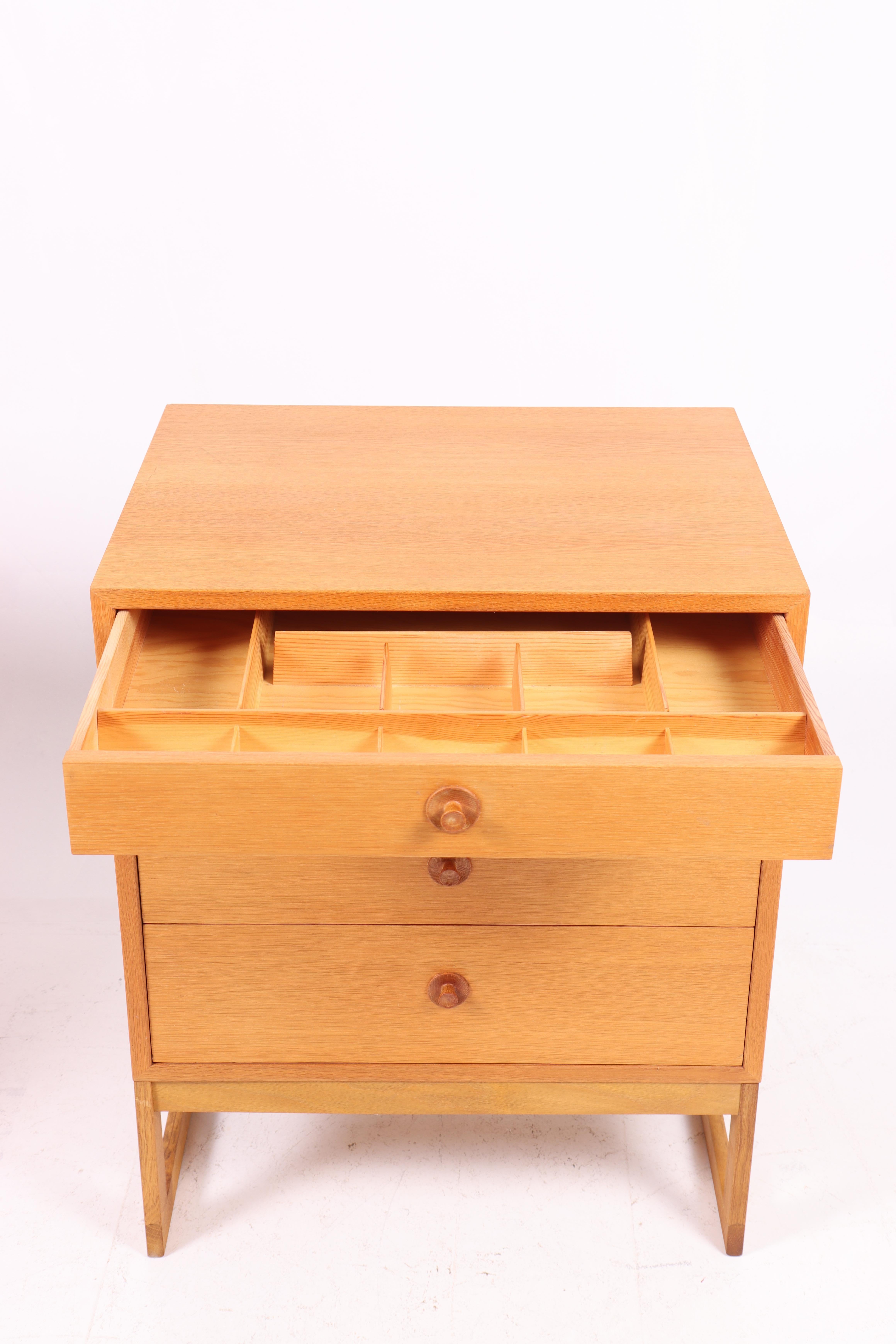 Pair of Mid-Century Chest of Drawers in Oak Designed by Børge Mogensen, 1960s In Good Condition In Lejre, DK