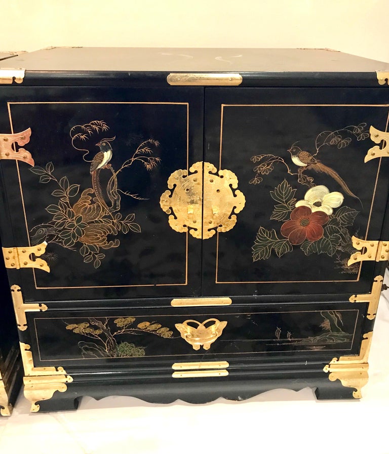 Pair of Midcentury Chinese Chinoiserie Black Lacquer Nightstands at 1stDibs
