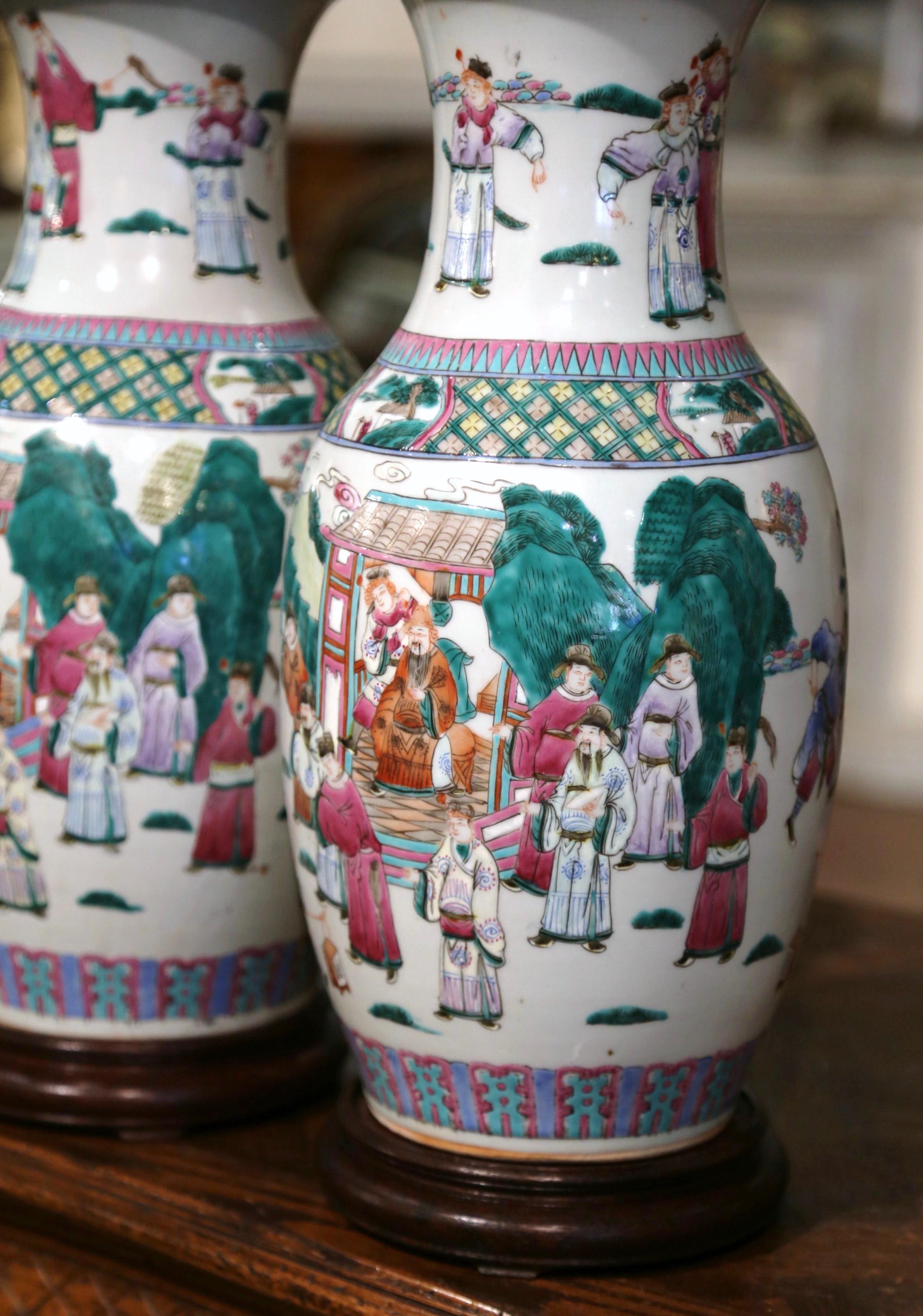 Pair of Mid-Century Chinese Famille Rose Hand Painted Porcelain Vases on Bases In Excellent Condition For Sale In Dallas, TX