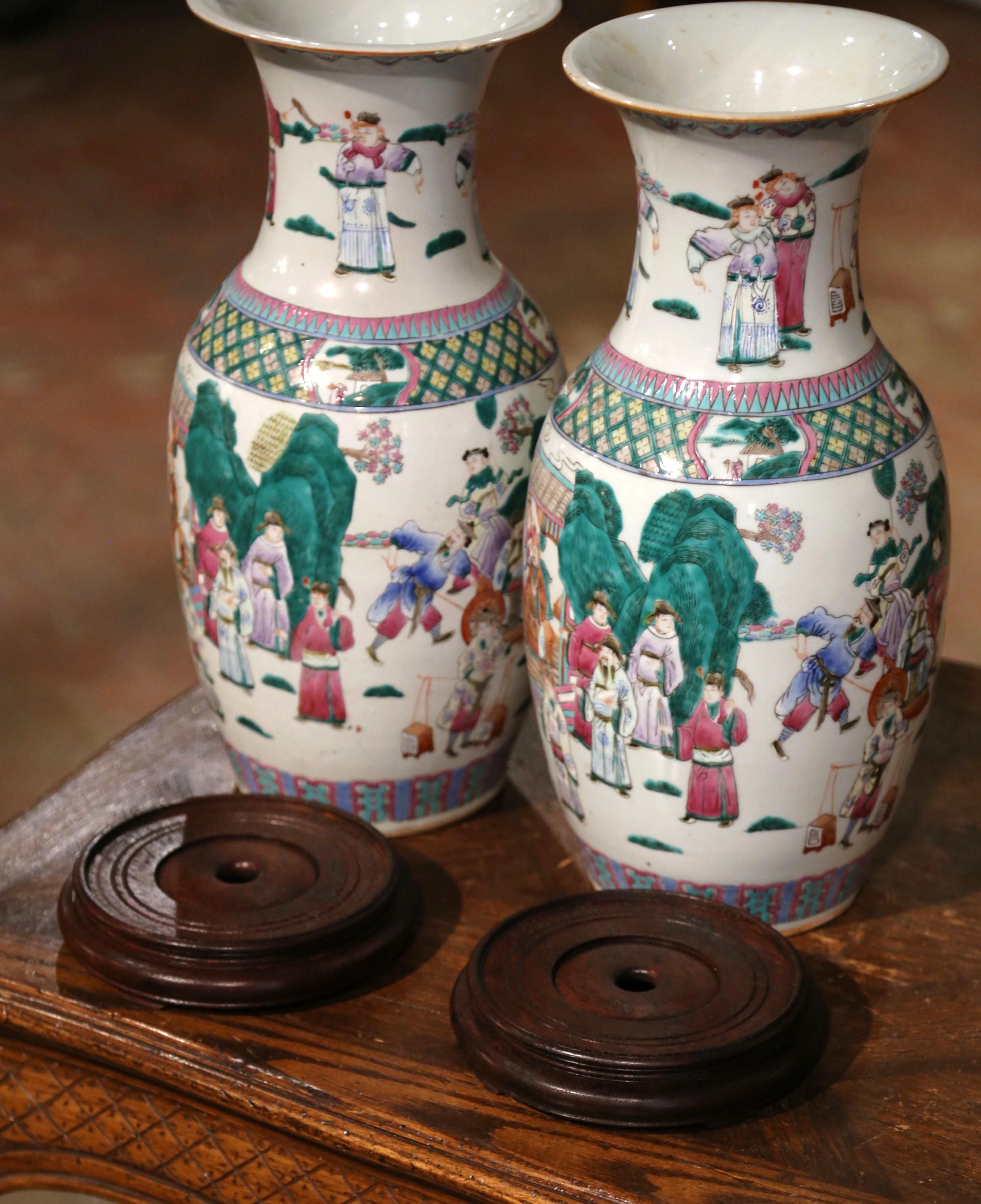 Pair of Mid-Century Chinese Famille Rose Hand Painted Porcelain Vases on Bases For Sale 4