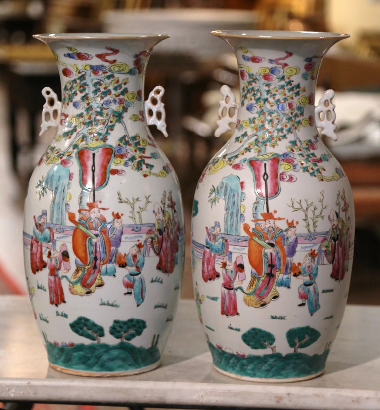 Pair of Mid-Century Chinese Polychrome Porcelain Vases 1