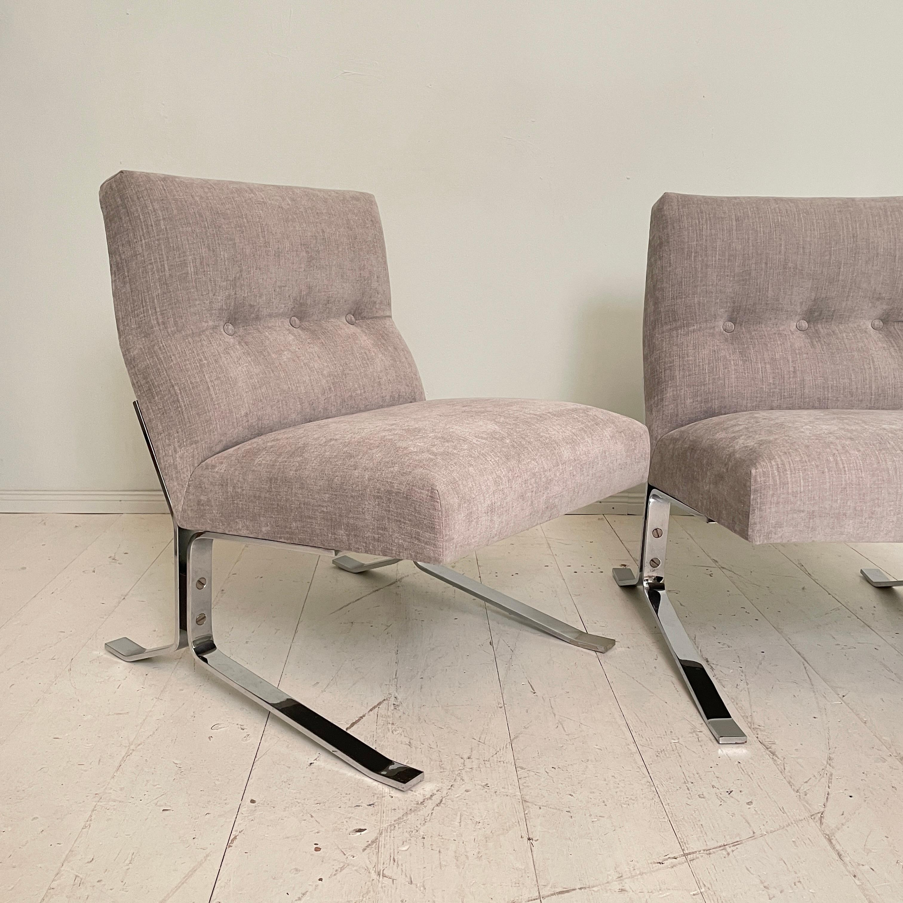 Pair of Mid-Century Chrome and Grey Fabric German Lounge Chairs, Around 1970 In Good Condition In Berlin, DE