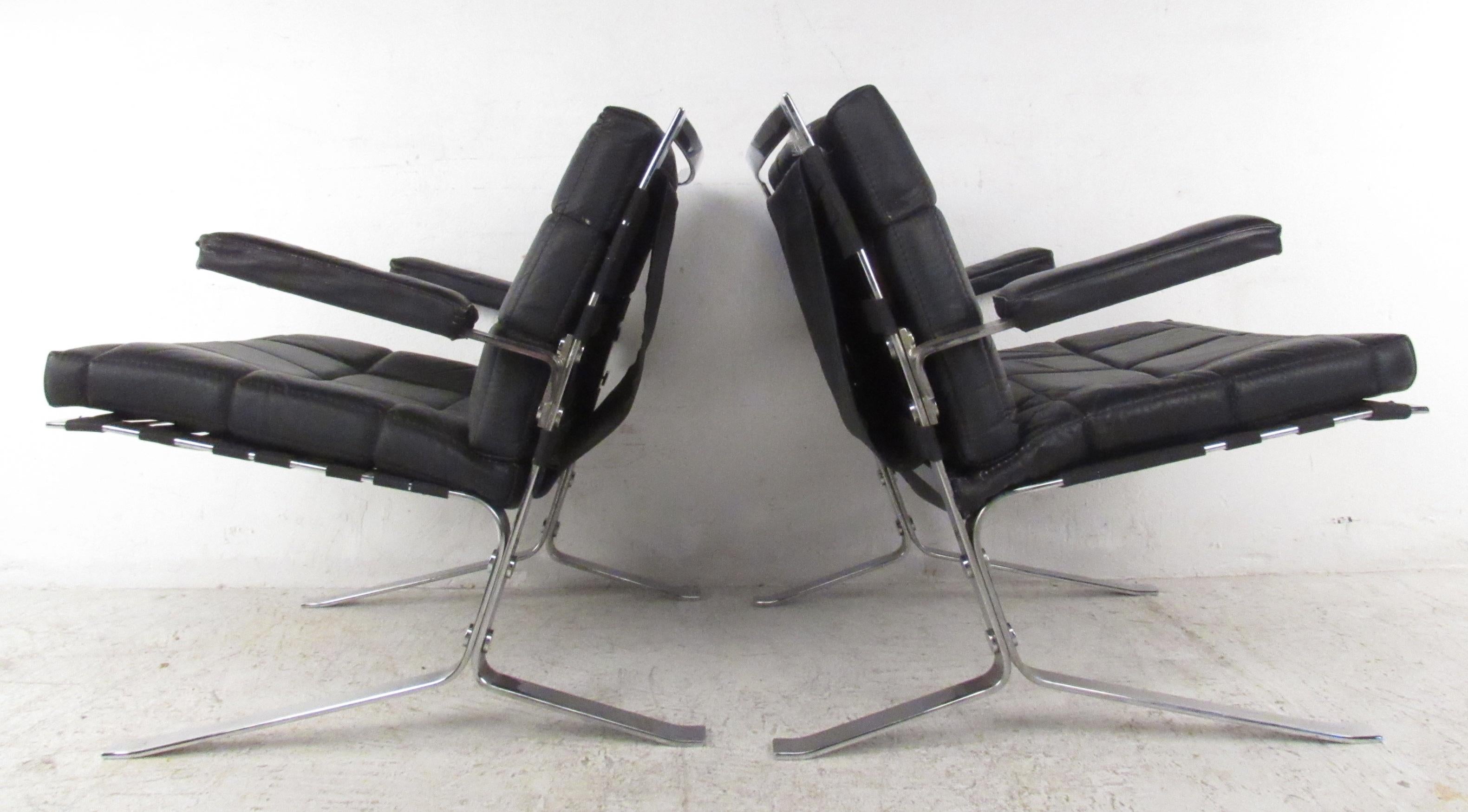 Olivier Mourgue Designed 'Joker' Armchairs for Airborne In Good Condition For Sale In Brooklyn, NY