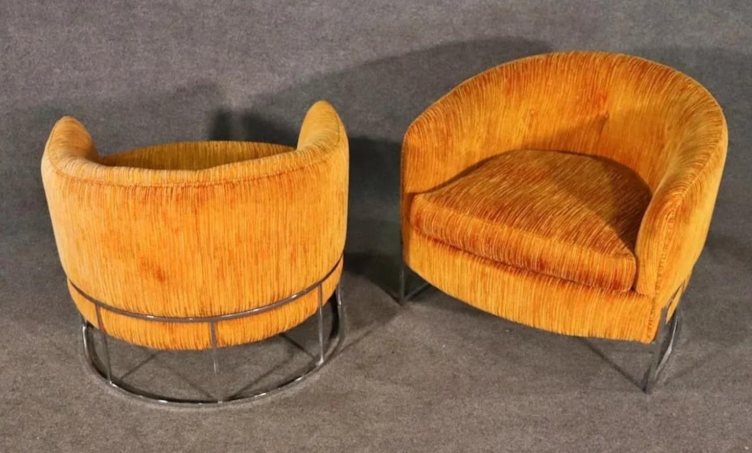 Paar Stühle mit Chromgestell aus der Mitte des Jahrhunderts im Zustand „Gut“ im Angebot in Brooklyn, NY