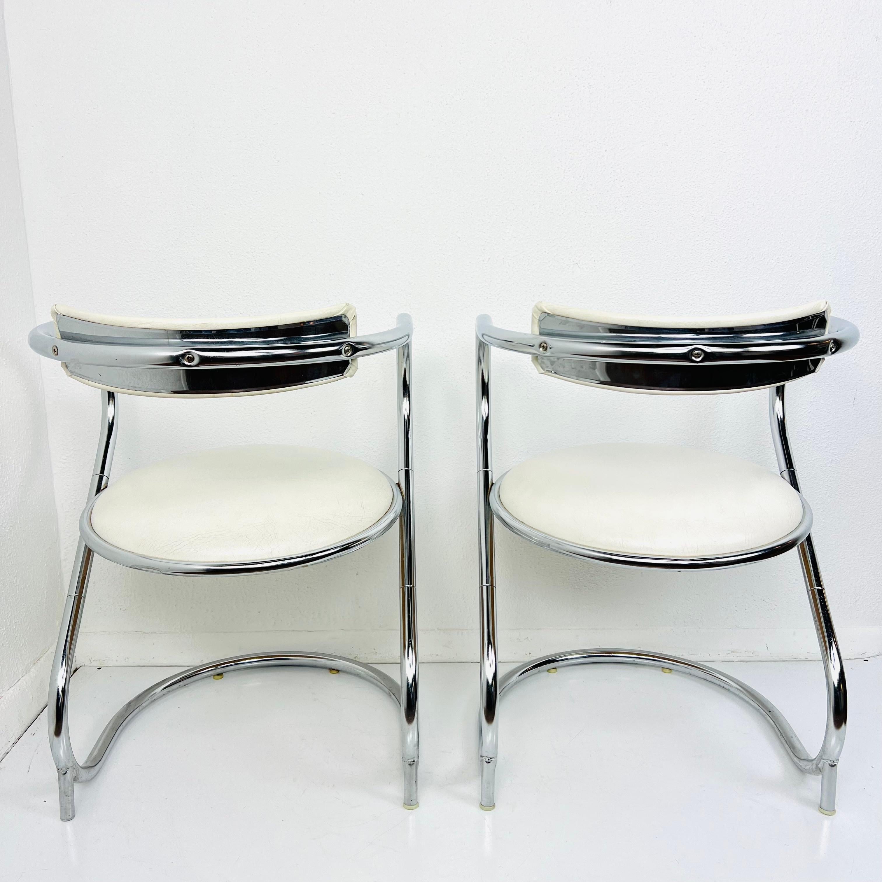 Pair of Midcentury Chrome Cantilever Chairs In Good Condition For Sale In Dallas, TX