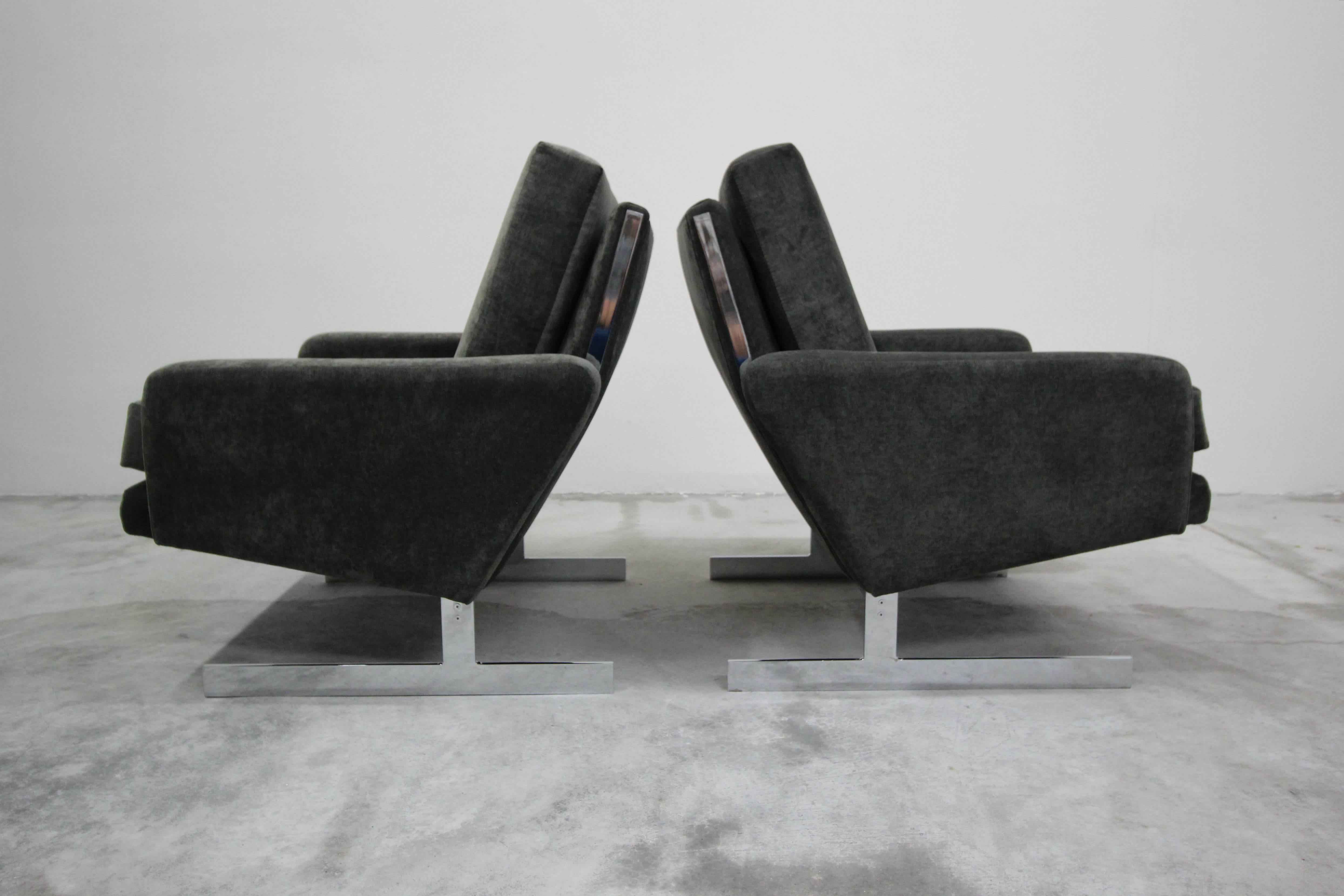Mid-Century Modern Pair of Midcentury Chrome Cantilever Lounge Chairs