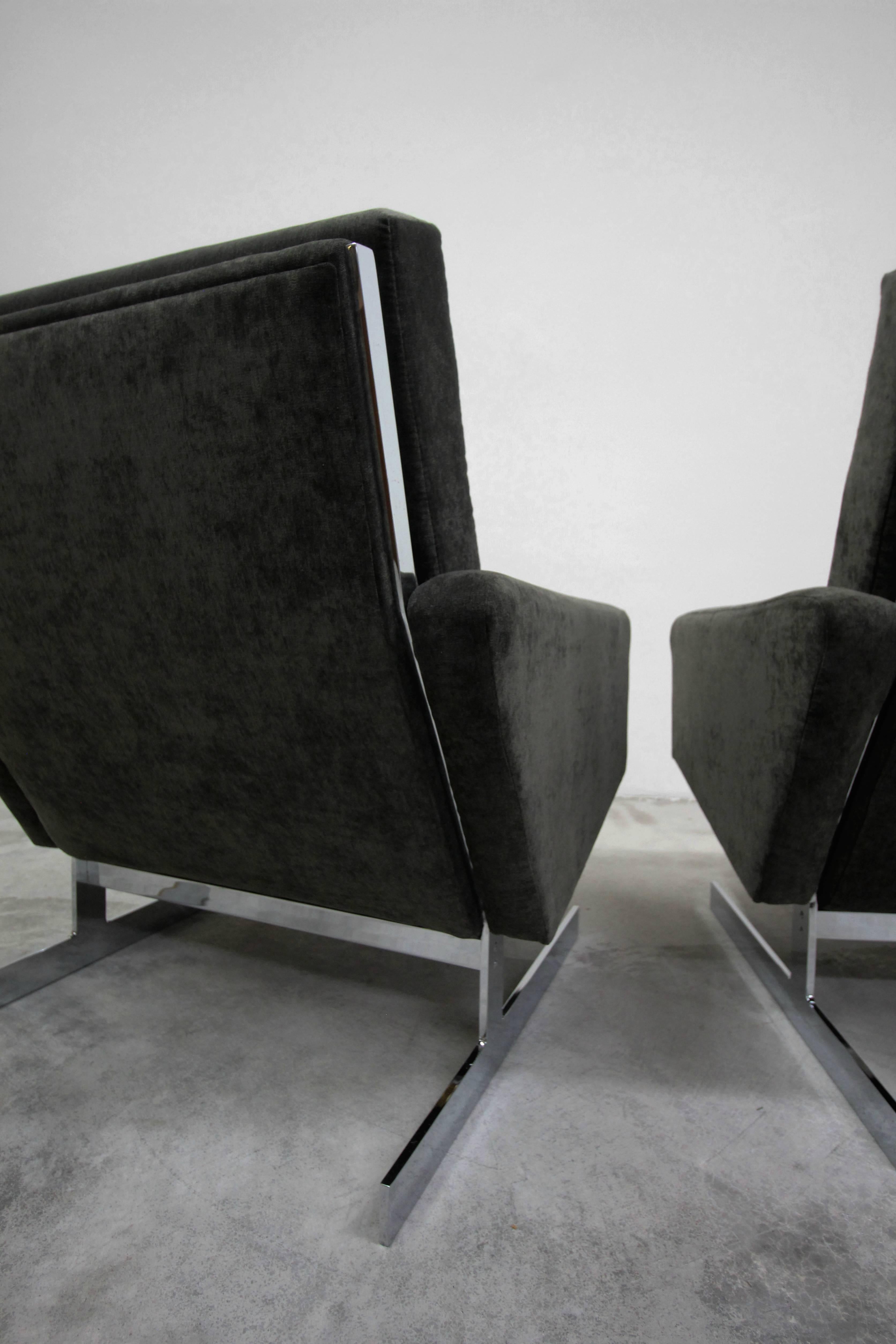 Pair of Midcentury Chrome Cantilever Lounge Chairs 1