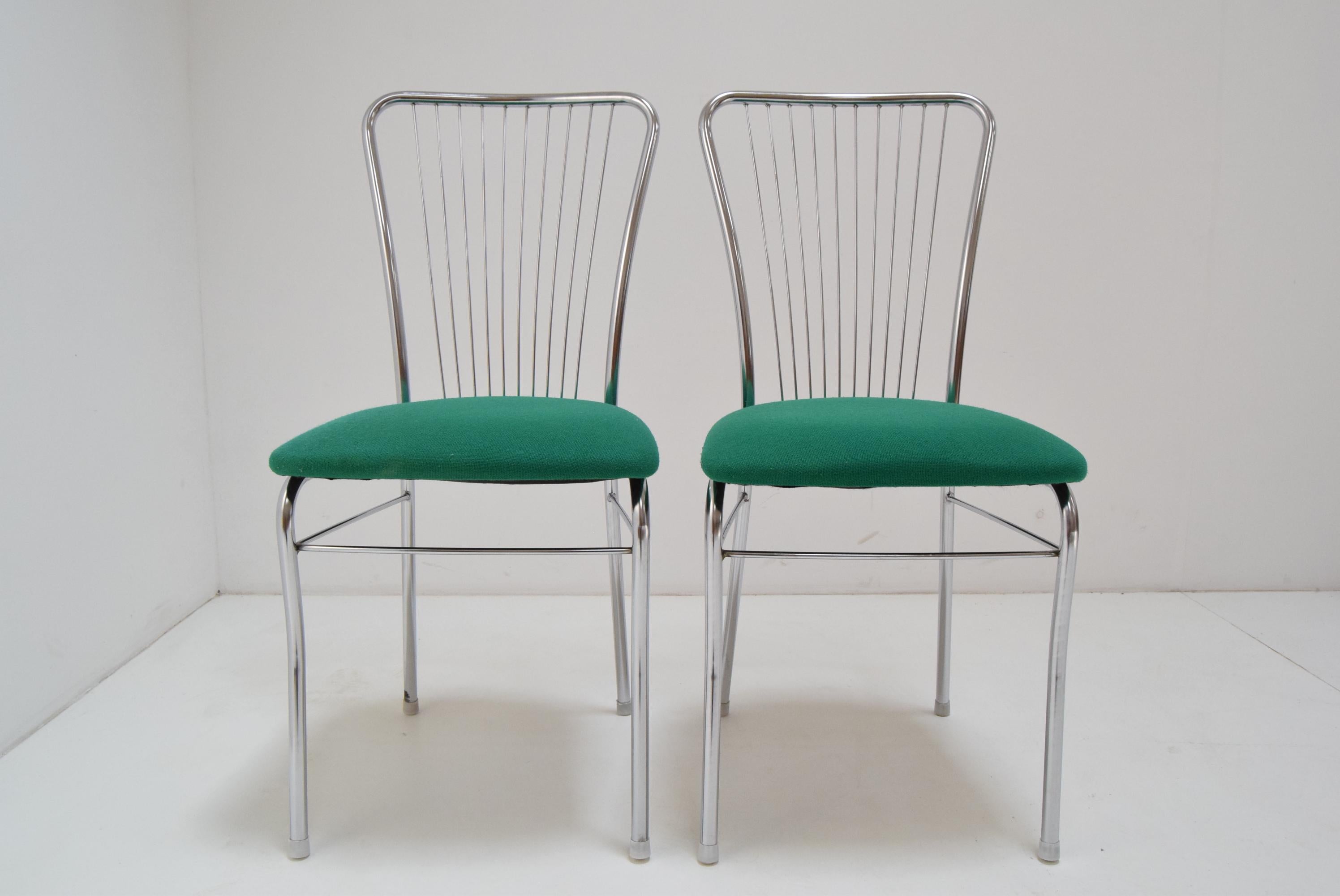 Pair of Mid-Century Chrome Chairs, Nowy Styl, circa 1980's For Sale 3