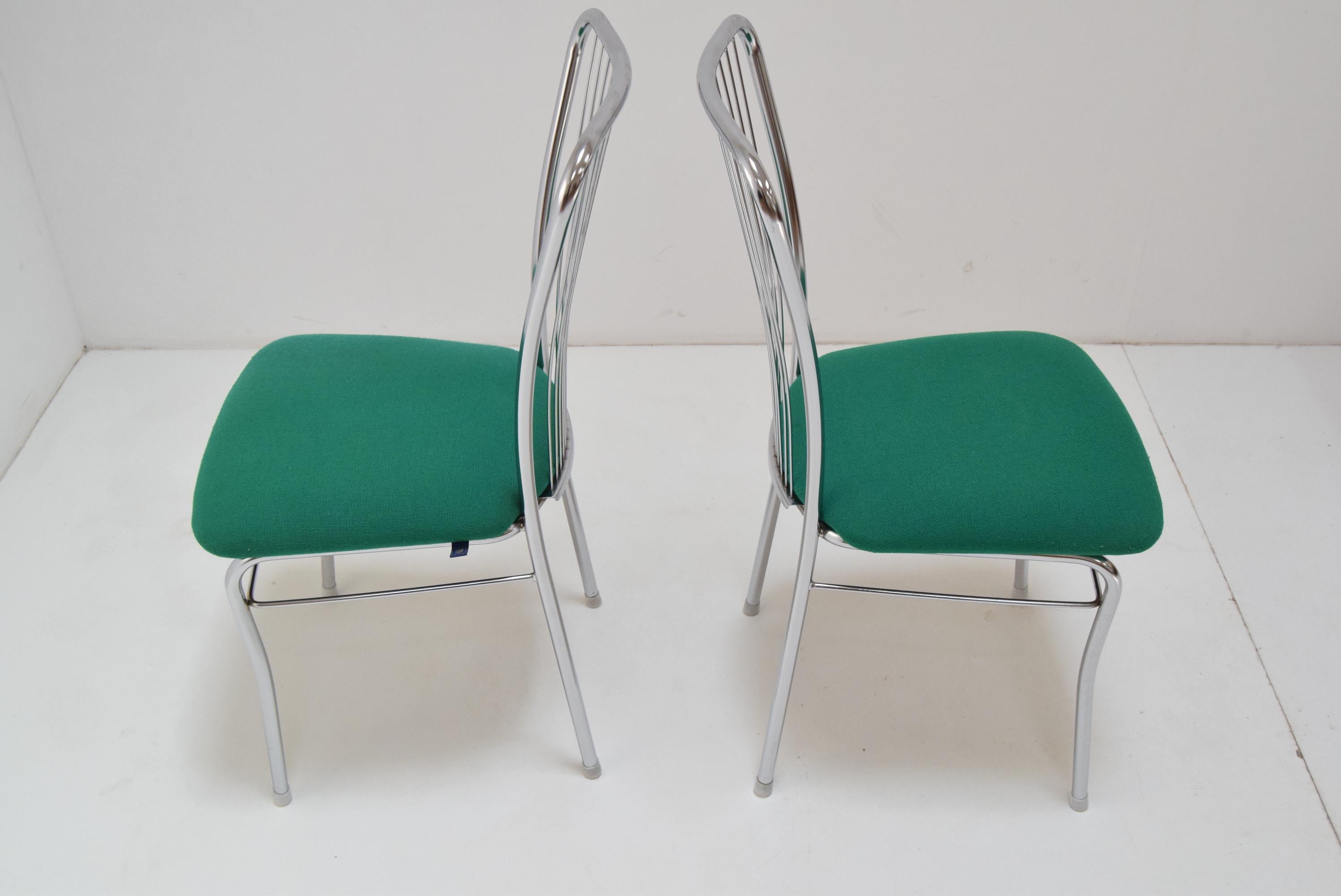 Pair of Mid-Century Chrome Chairs, Nowy Styl, circa 1980's For Sale 4