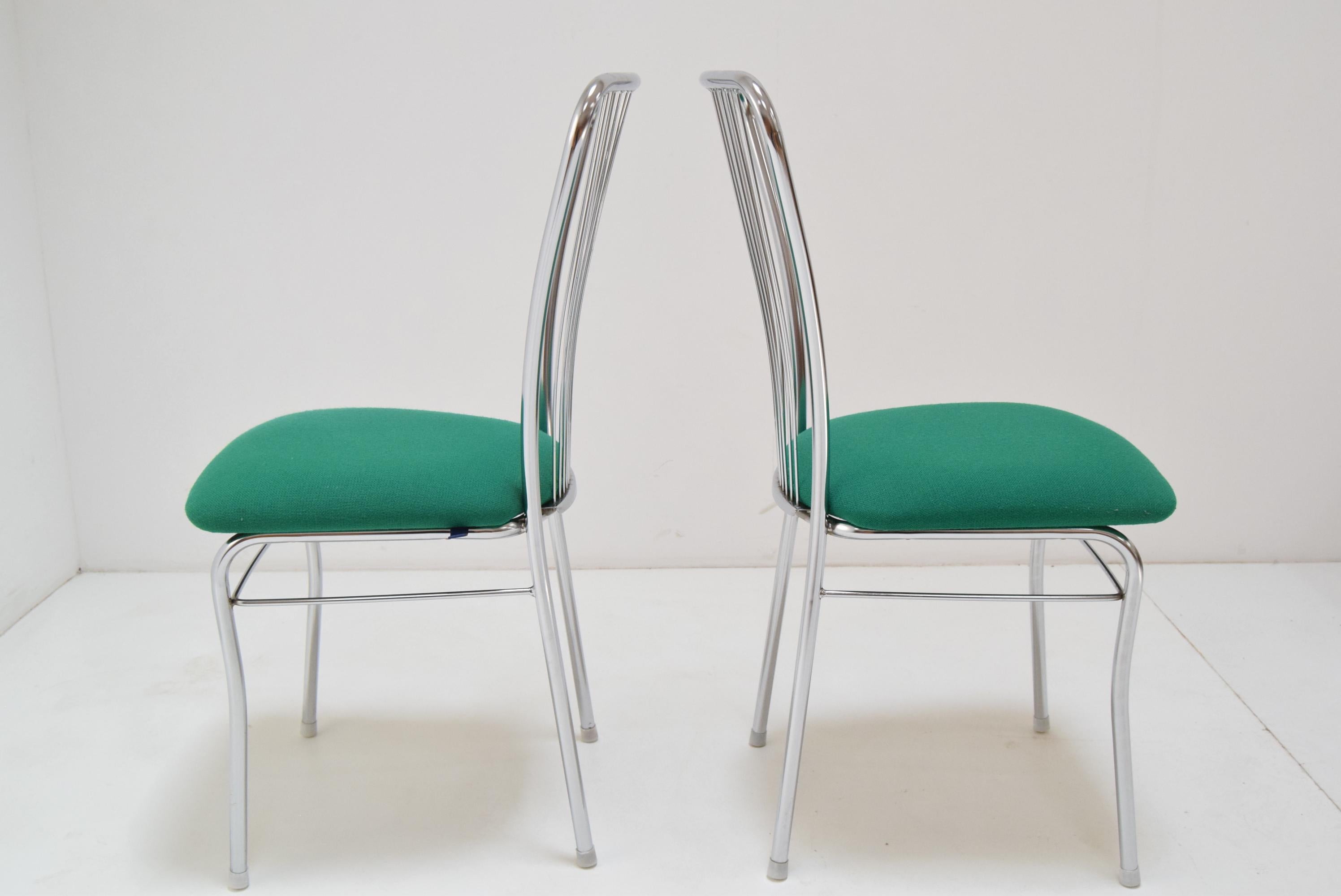 Late 20th Century Pair of Mid-Century Chrome Chairs, Nowy Styl, circa 1980's For Sale