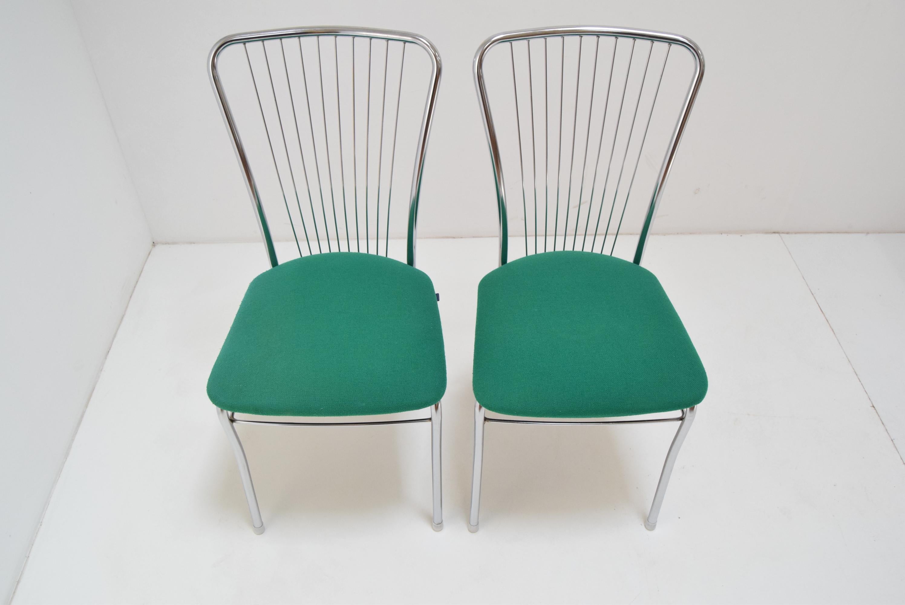 Pair of Mid-Century Chrome Chairs, Nowy Styl, circa 1980's For Sale 1