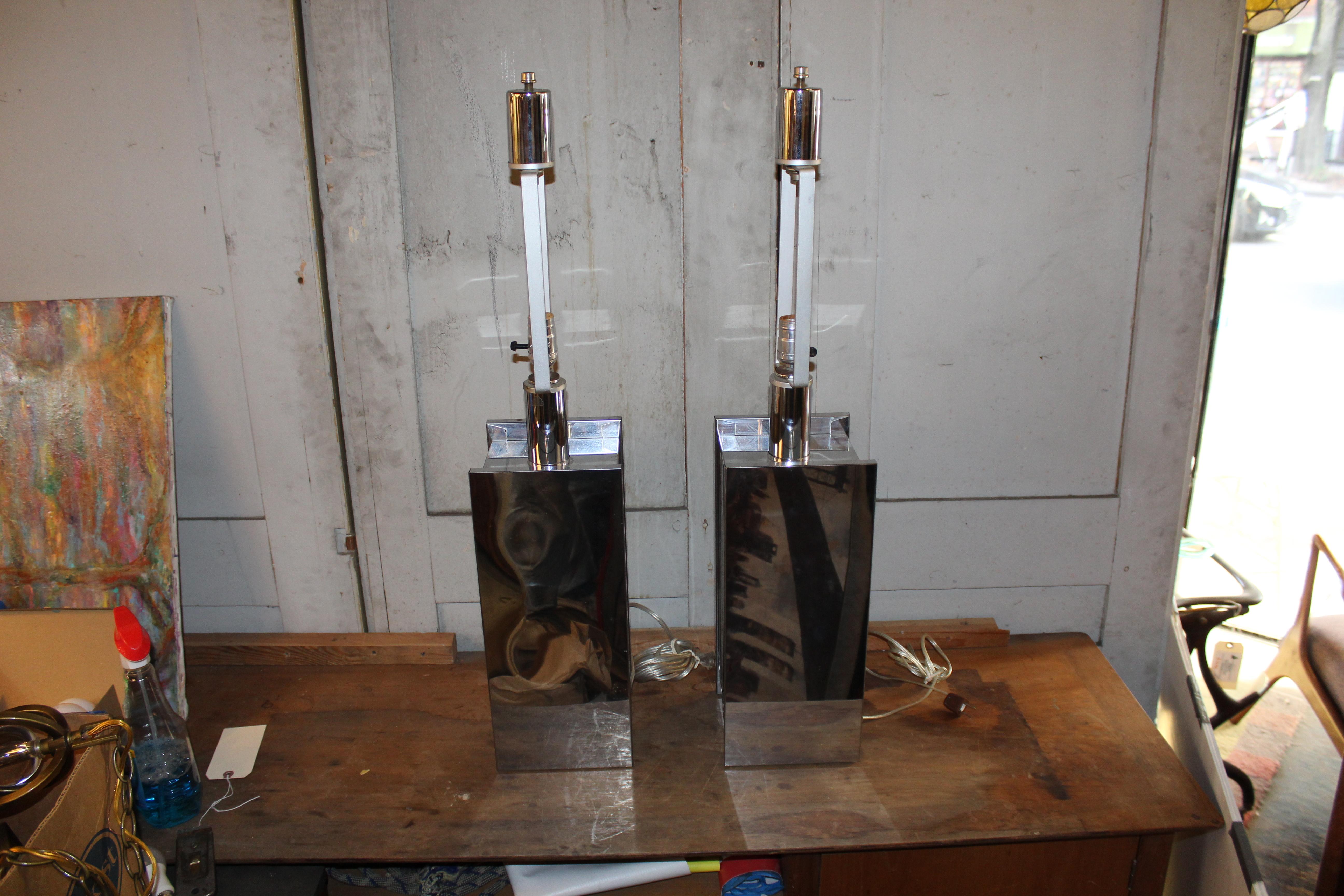 Pair of Mid-Century Chrome Lamps with Burled Inlay For Sale 6