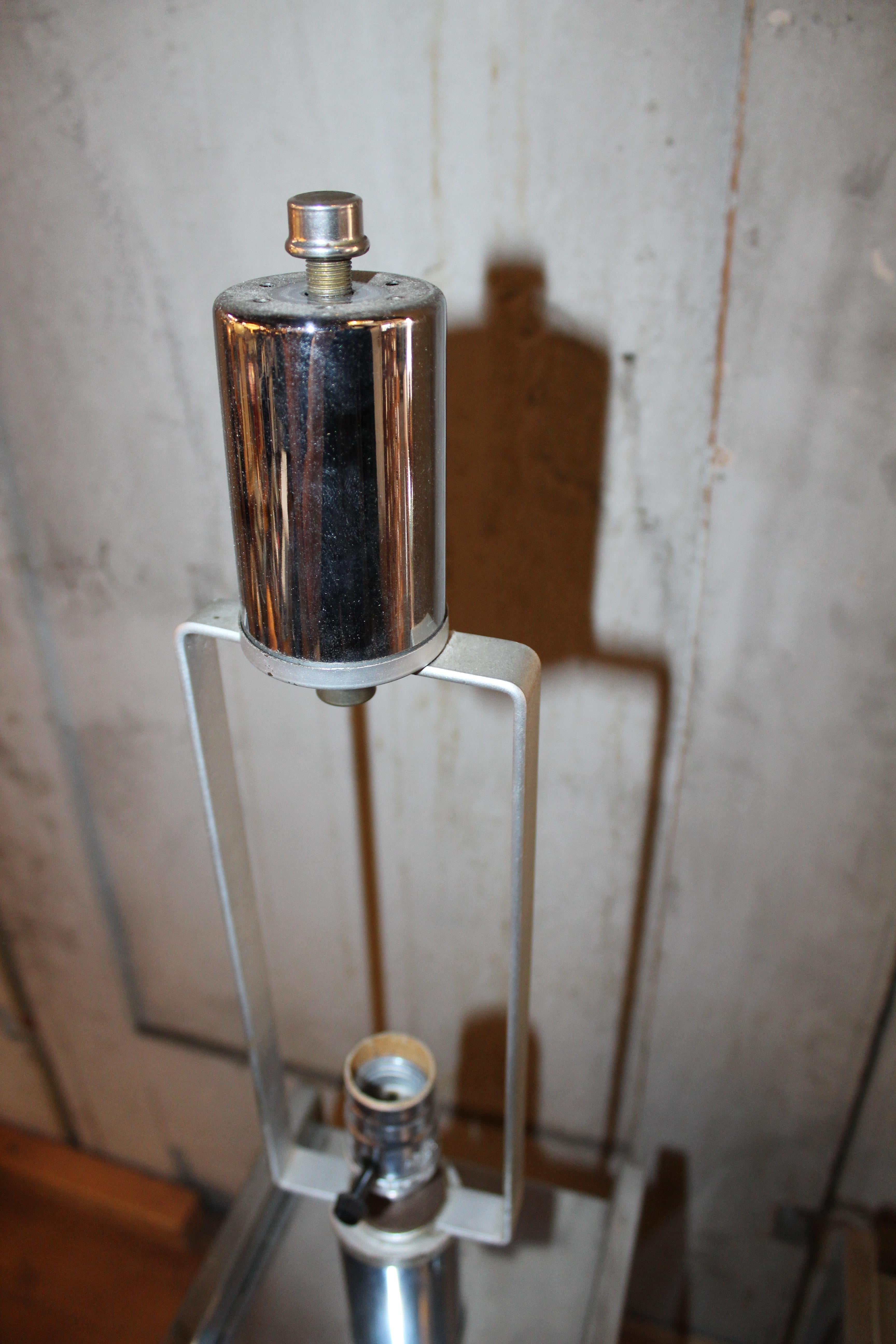 Pair of Mid-Century Chrome Lamps with Burled Inlay For Sale 4