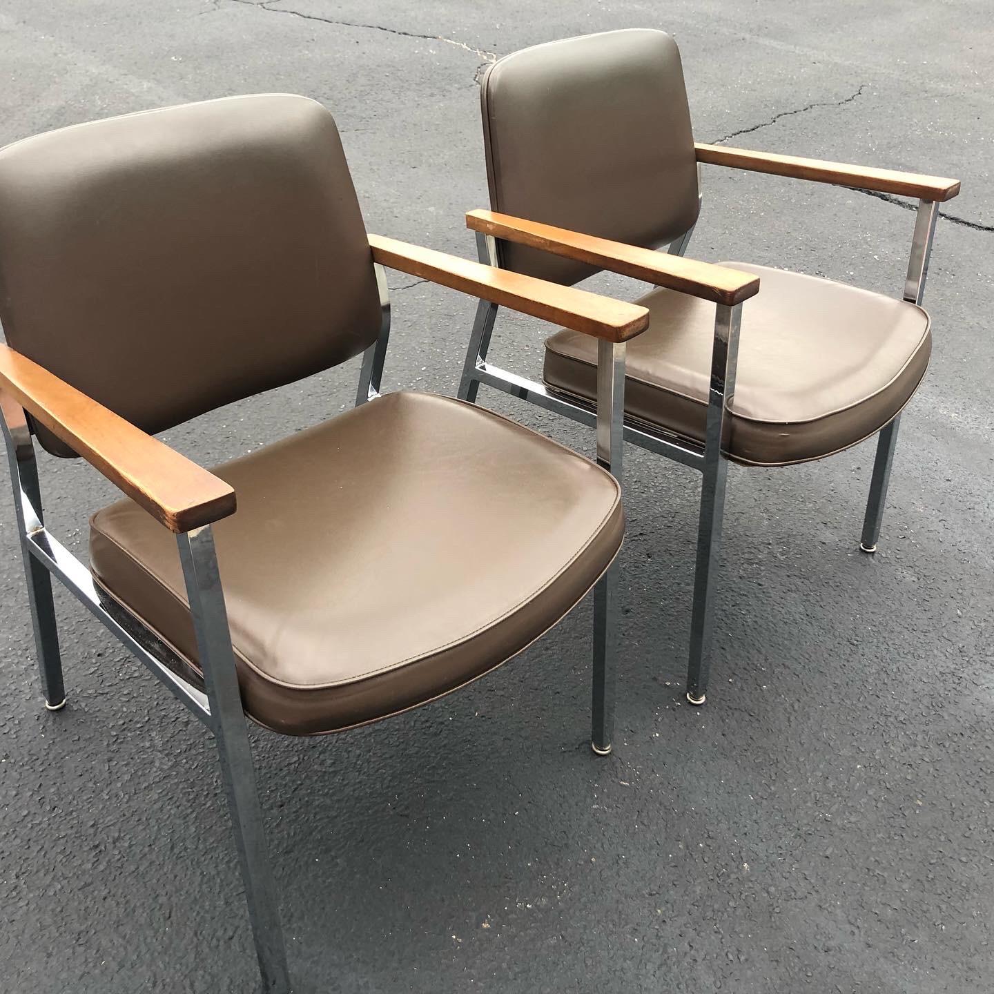 Pair of Mid Century Chrome Office Chairs 8