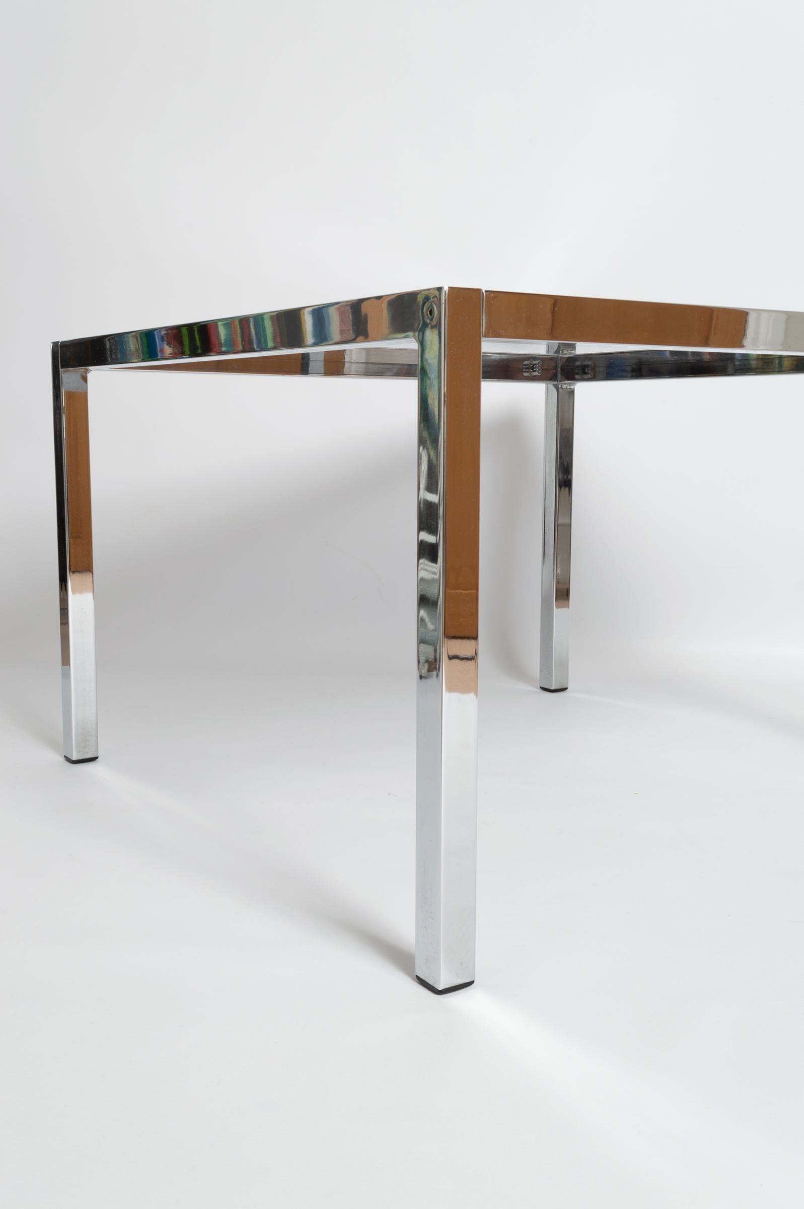 Pair of Midcentury Chrome and Smoked Glass End Side Tables, Italy, circa 1970 For Sale 6
