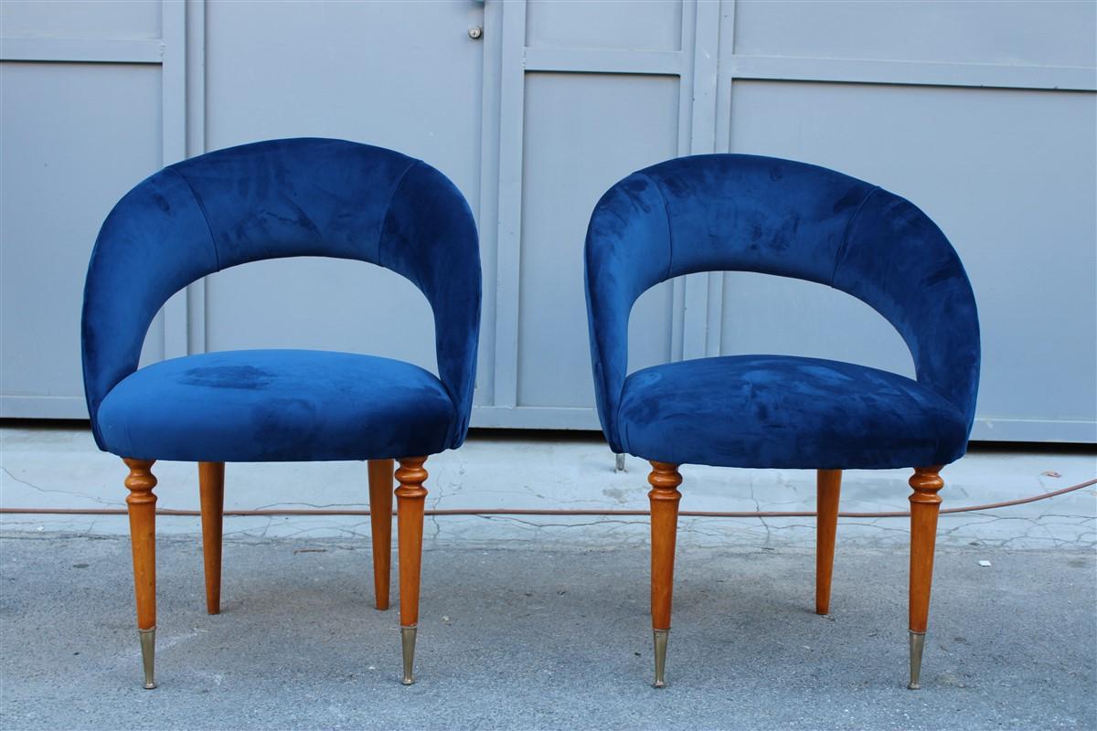 Pair of Midcentury Cobalt Blue Brass Round Bedroom Chairs Maple Wood In Good Condition In Palermo, Sicily