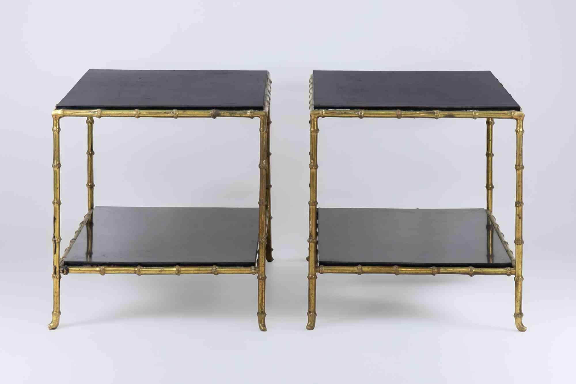 Paire de tables basses en laiton et bois, réalisées en Italie au milieu du 20ème siècle.

Très bon état.