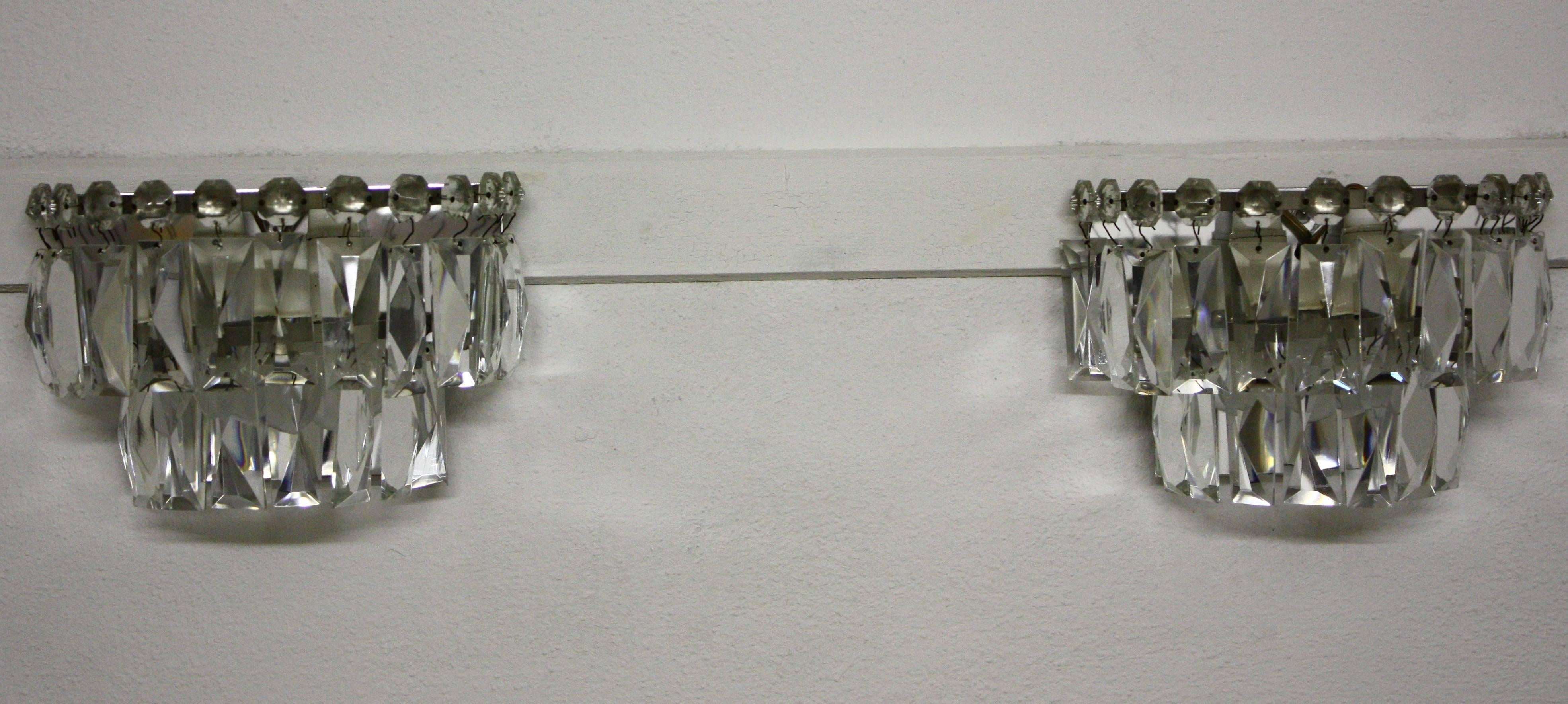Pair of Midcentury Crystal Wall Sconces by Bakalowits, Austria, circa 1960s In Excellent Condition In Wiesbaden, Hessen