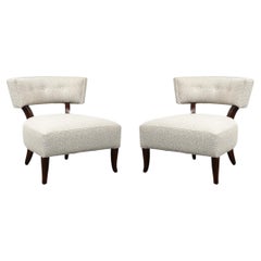 Coppia di poltroncine curve in stile Mid-Century con rivestimento in bouclé, firmate Billy Haines