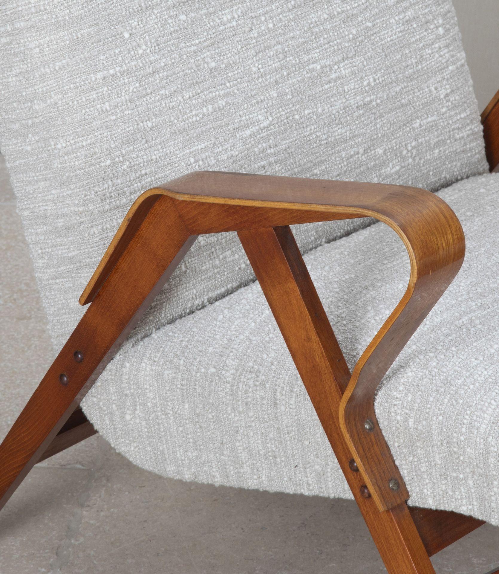 Pair of Mid-Century Czech Armchairs Bon état - En vente à Gloucestershire, GB