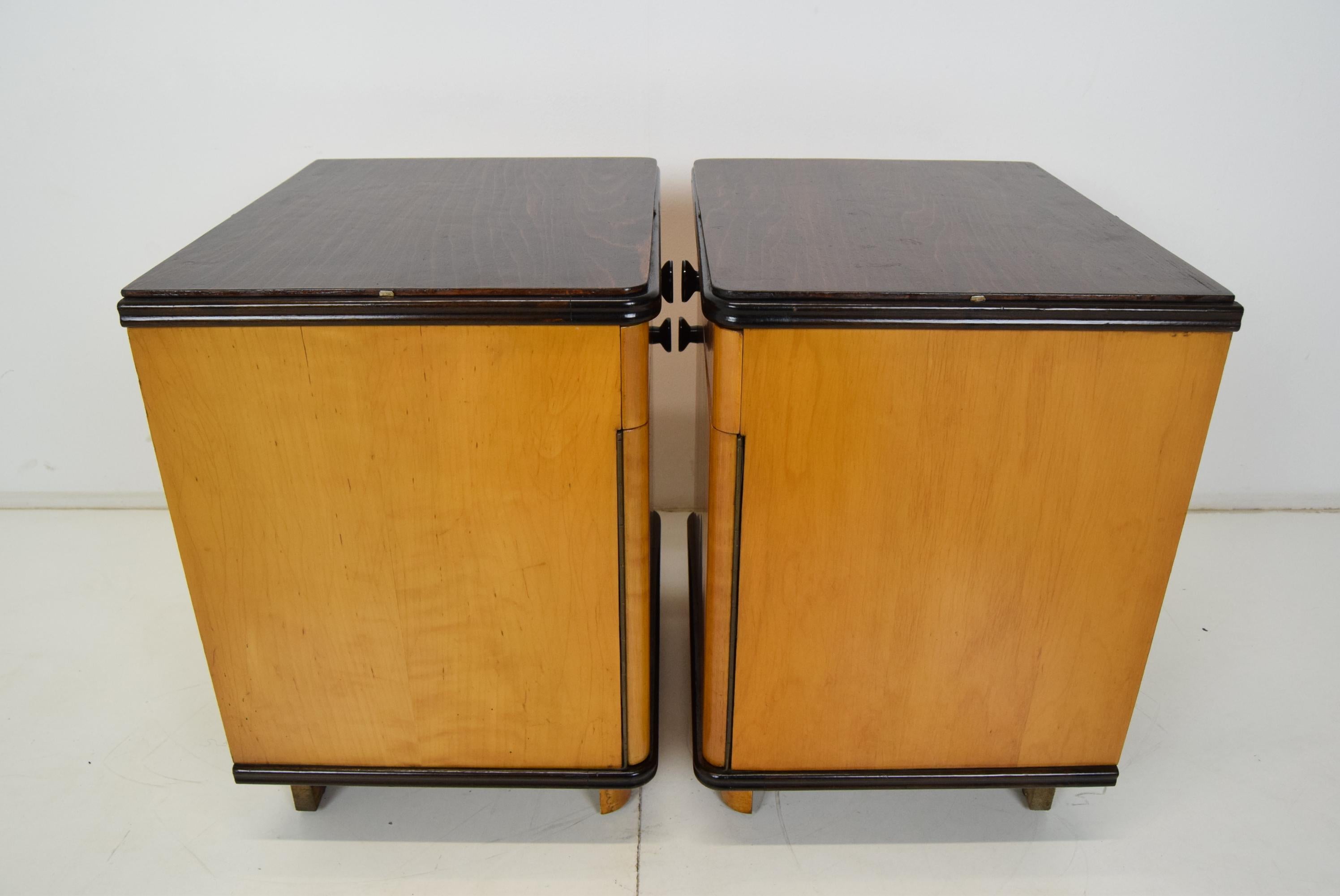 Pair of Mid-Century Czechoslovakia Bedside Tables, 1960's For Sale 7
