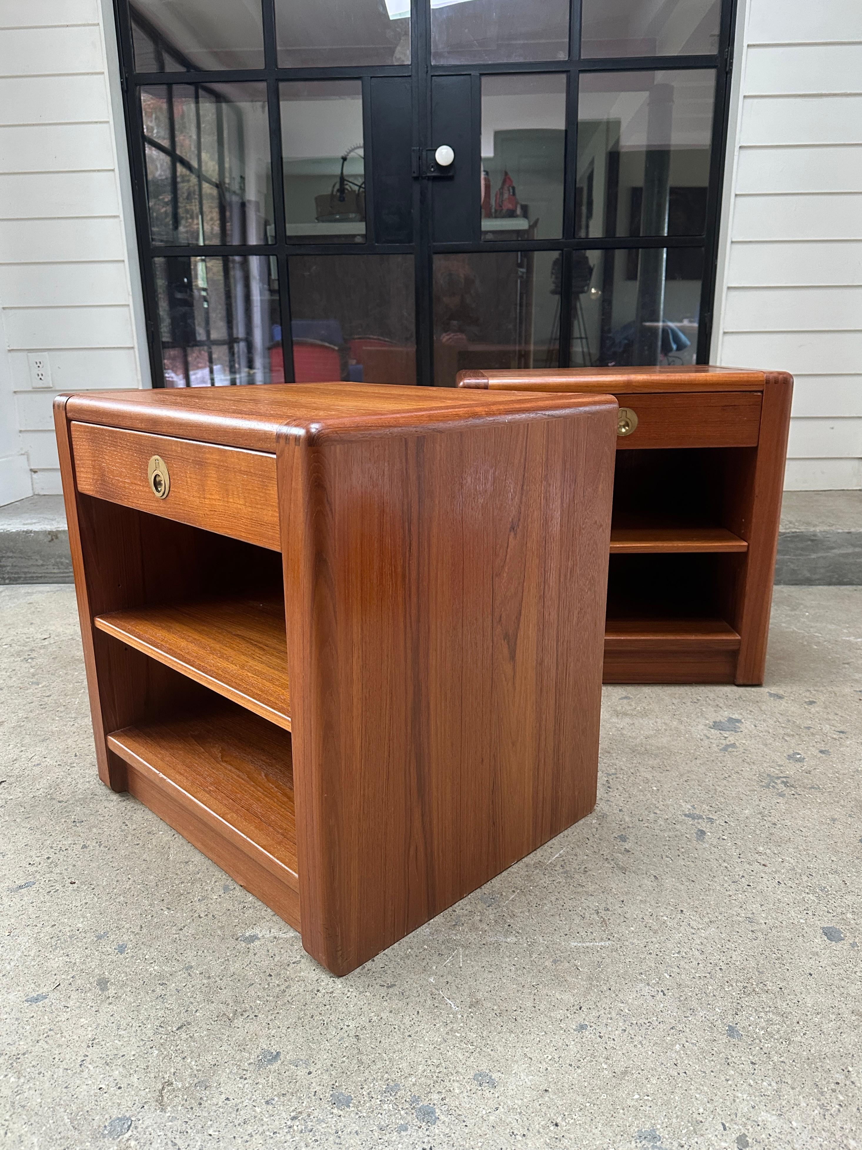 Pair of Mid Century D-Scan Captain Line teak nightstands In Good Condition For Sale In Asheville, NC