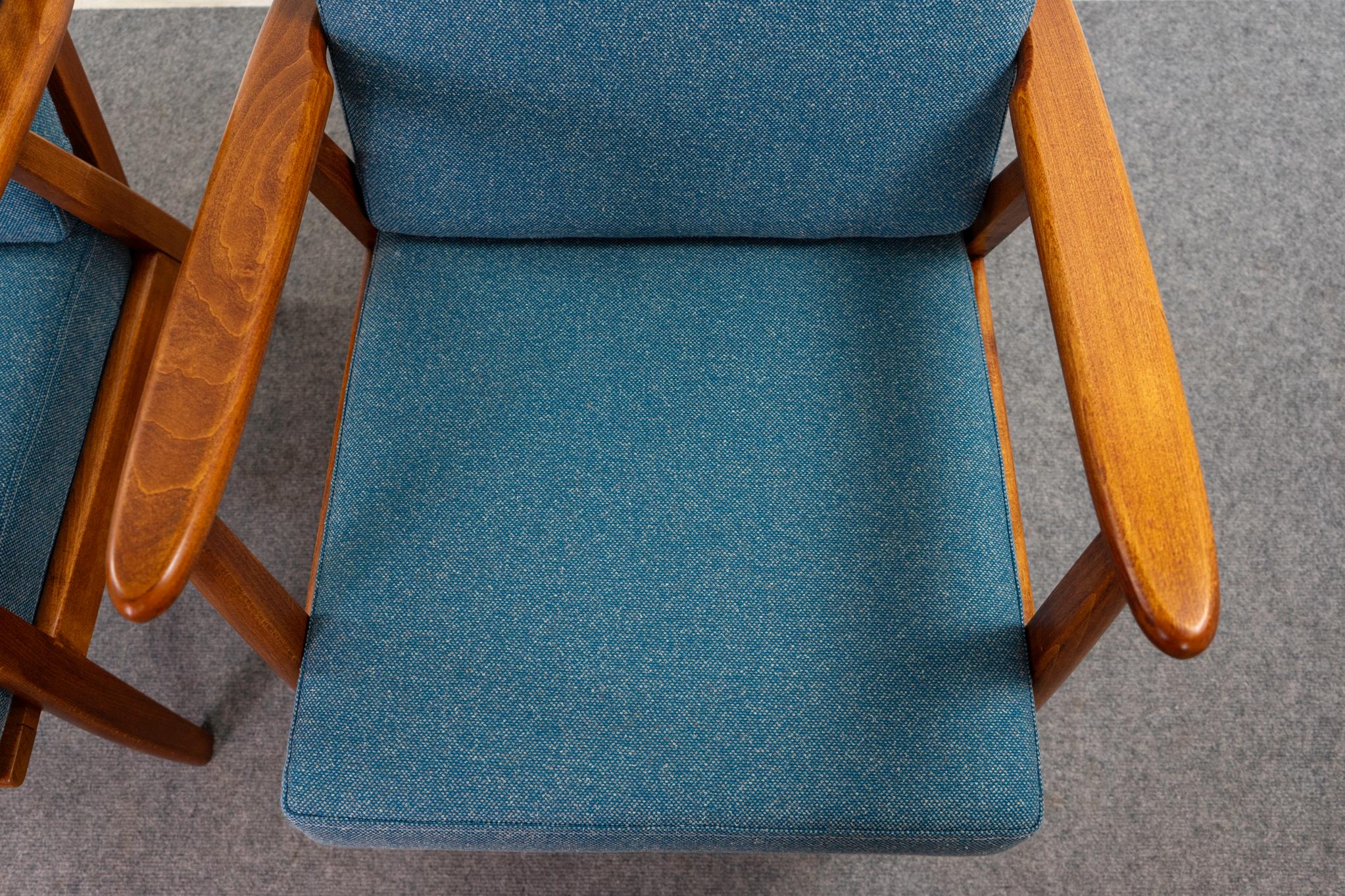 Paire de chaises longues danoises en hêtre du milieu du siècle dernier Bon état - En vente à VANCOUVER, CA