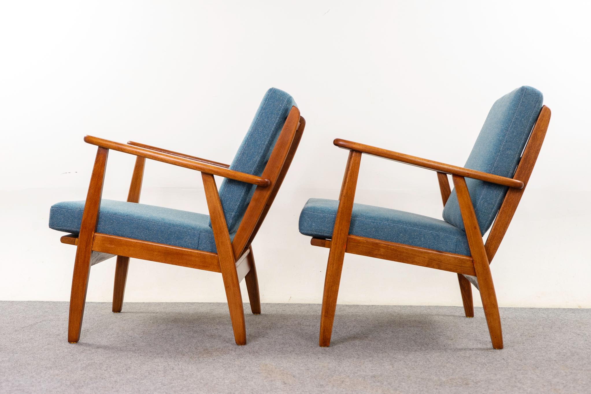 Paire de chaises longues danoises en hêtre du milieu du siècle dernier en vente 1