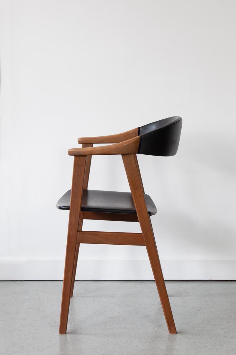 20th Century Pair of Mid Century, Danish Carver Chairs For Sale