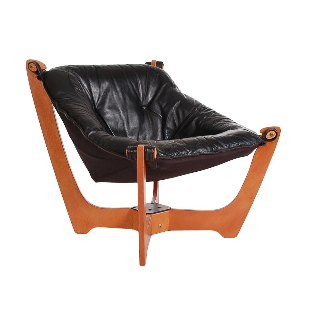 modern black lounge chairs