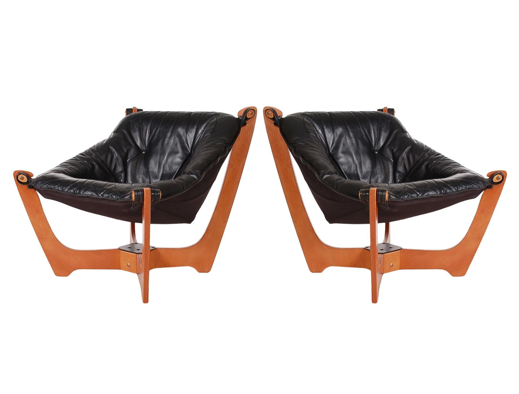Norwegian Pair of Midcentury Danish Modern Black Leather Lounge Chairs by Odd Knutsen