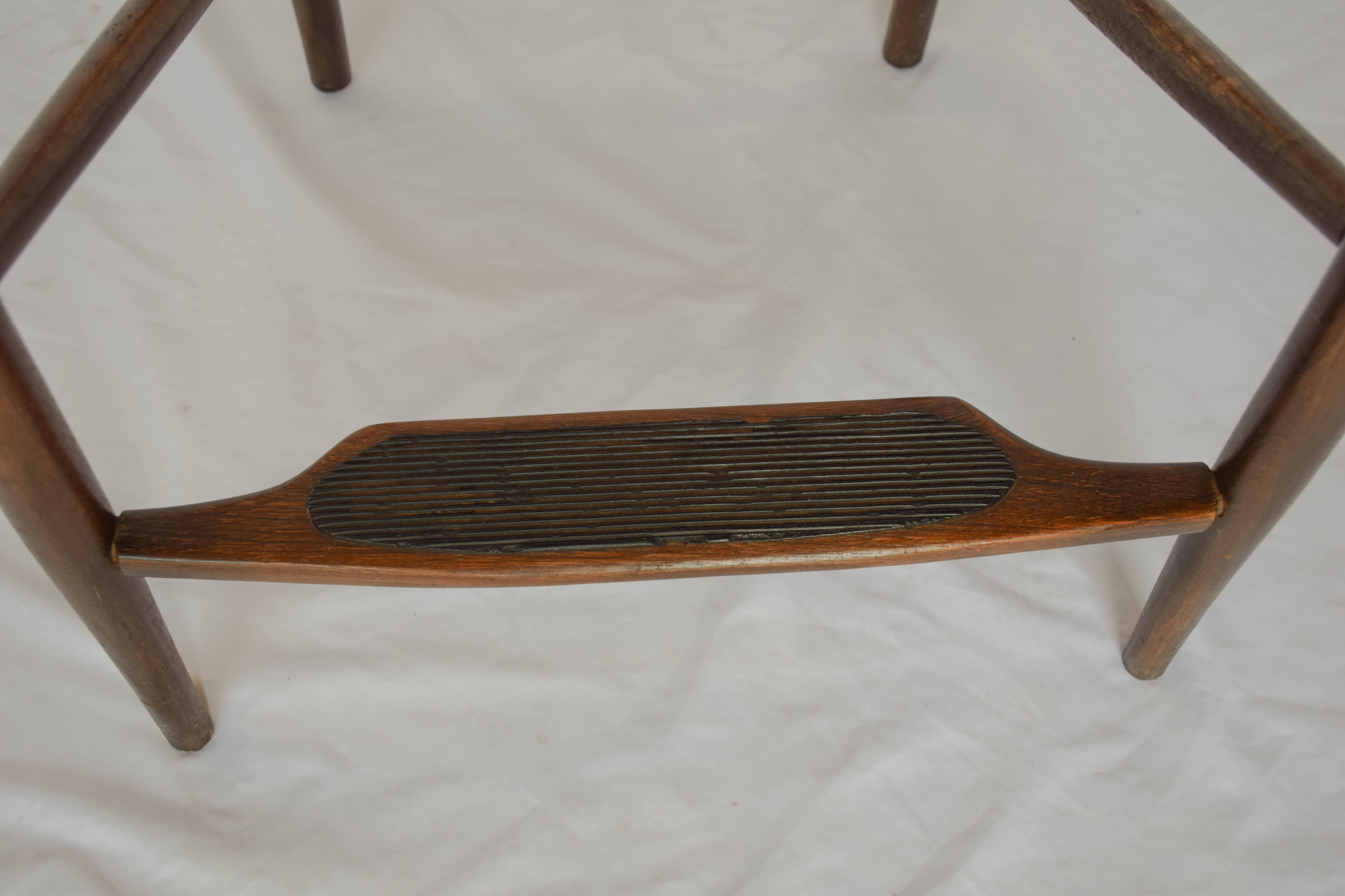 Pair of Midcentury Danish Modern Hans Wegner Style Cow Horn Teak Bar Stools In Good Condition In Houston, TX