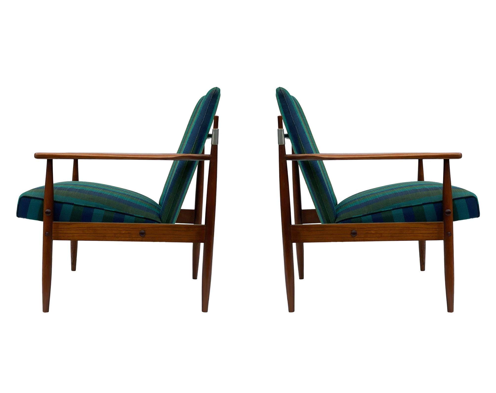 Mid-Century Modern Pair of Mid Century Danish Modern Lounge Chairs in Walnut in Style of Finn Juhl