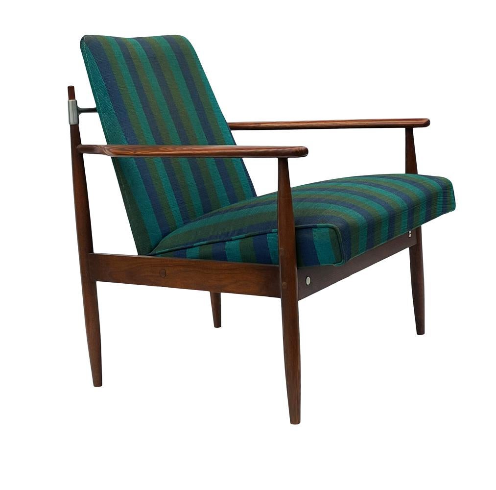 Pair of Mid Century Danish Modern Lounge Chairs in Walnut in Style of Finn Juhl 1