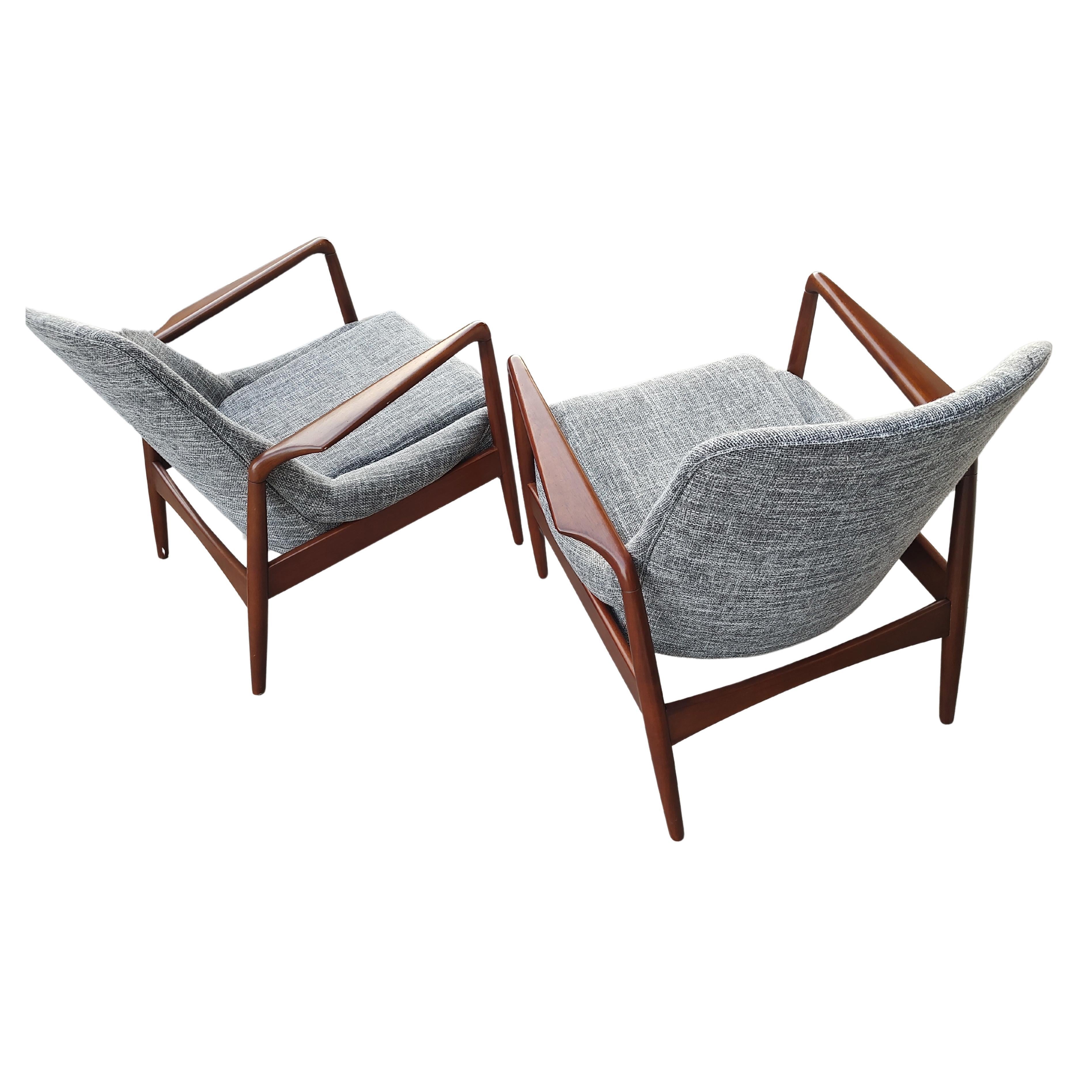 Pair of Mid Century Danish Modern Lounge Chairs style of Ib Kofod Larsen  In Good Condition For Sale In Port Jervis, NY