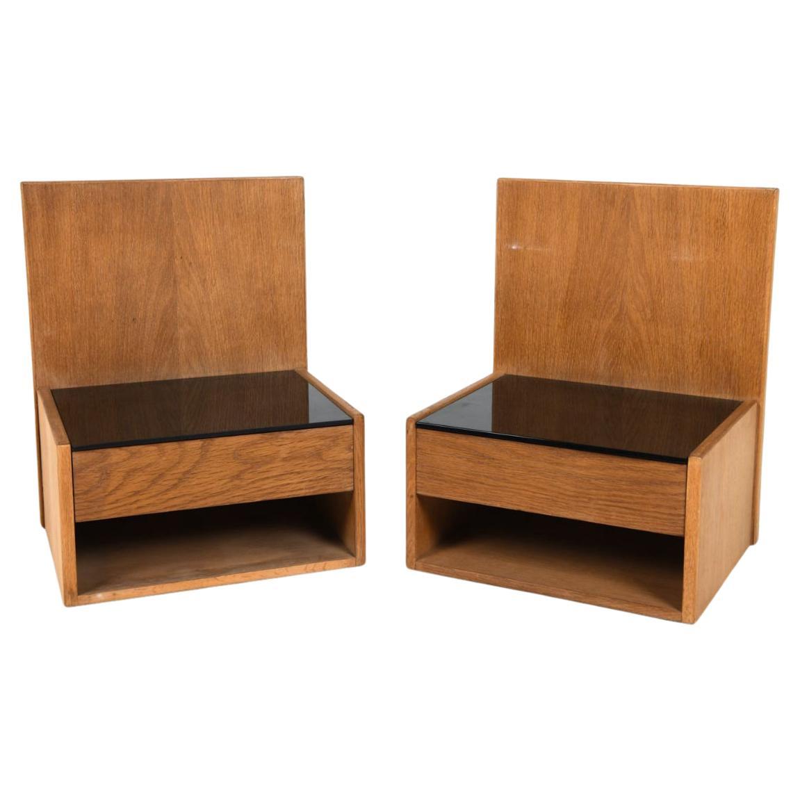 Pair of Mid century danish modern oak nightstands by Hans Wegner by Getama im Angebot