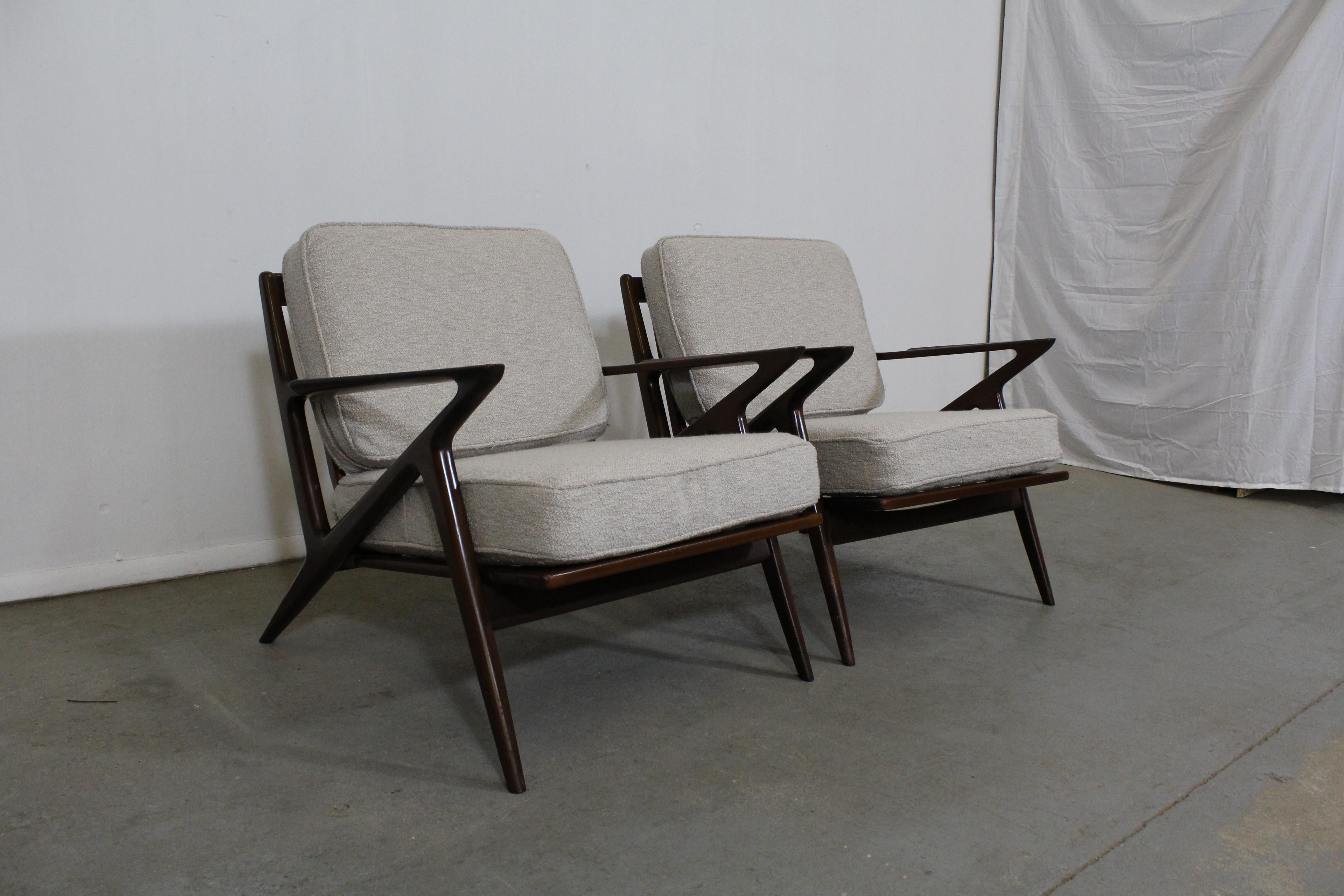 Mid-Century Modern Pair of Midcentury Danish Modern Poul Jensen Selig Z Lounge Chairs