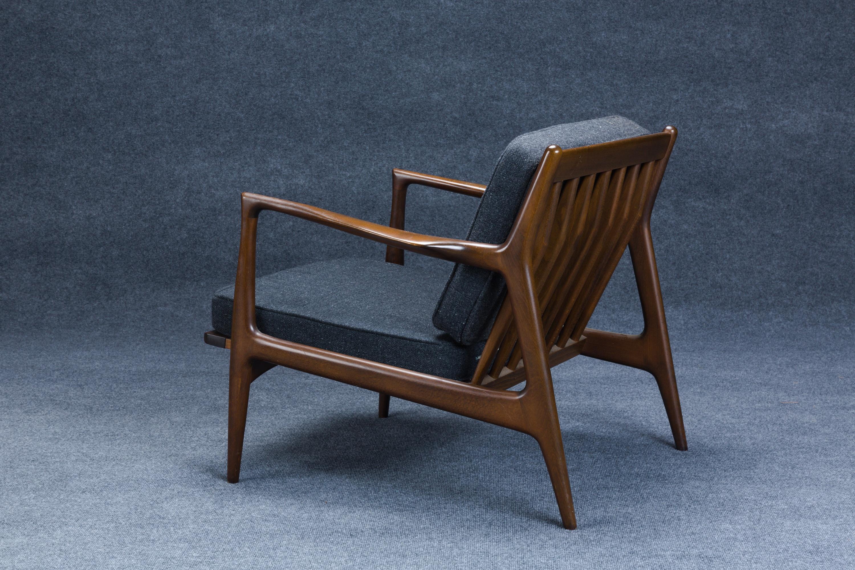 Mid-20th Century Pair of Mid-Century Danish Modern Spear Lounge Chairs by Kofod-Larsen for Selig
