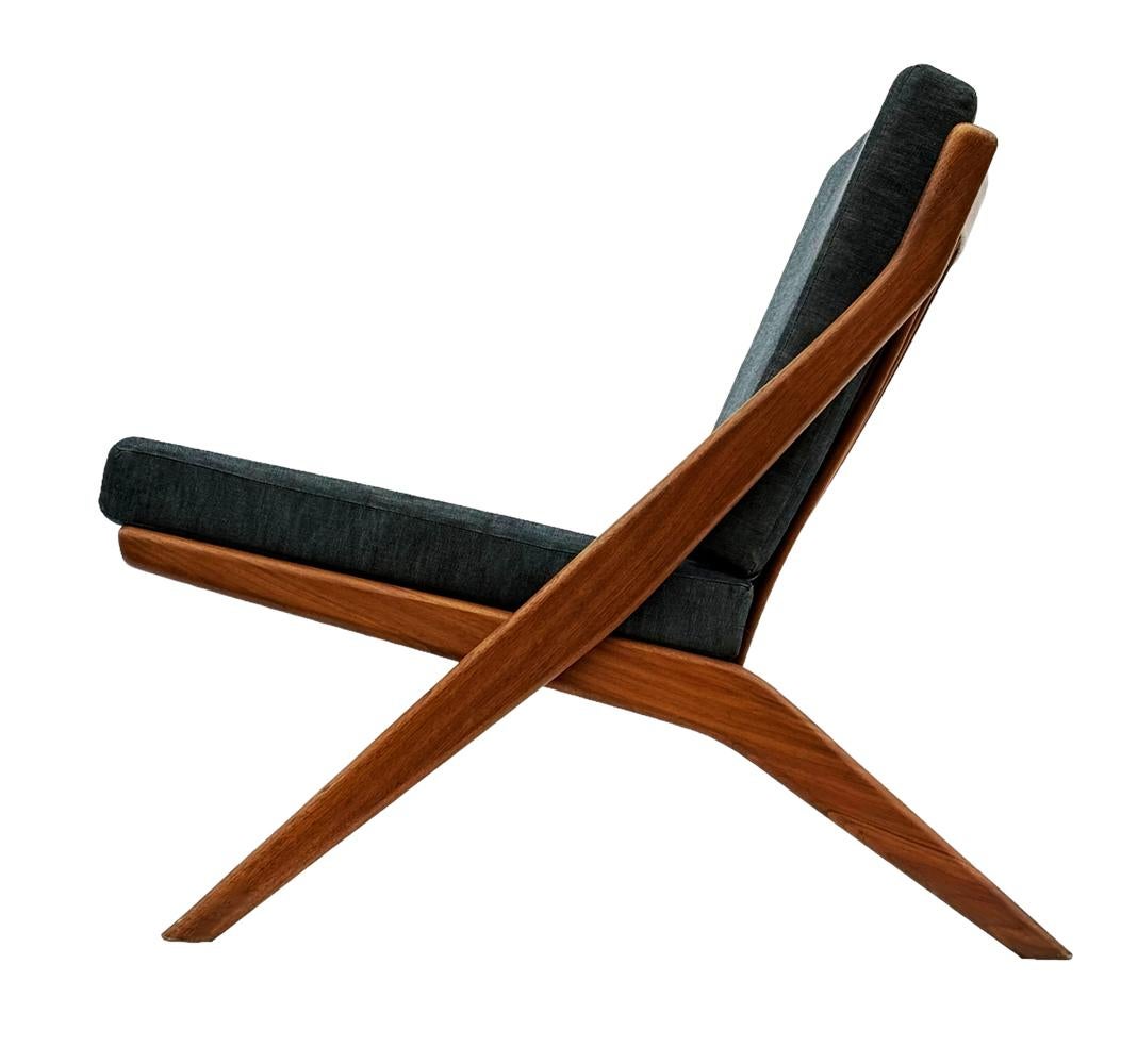Pair of Mid Century Danish Modern Teak Scissor Lounge Chairs by Folke Ohlsson In Good Condition For Sale In Philadelphia, PA