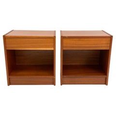 Paire de petites tables de nuit à un tiroir en teck Danish Modern Mid-Century Denmark