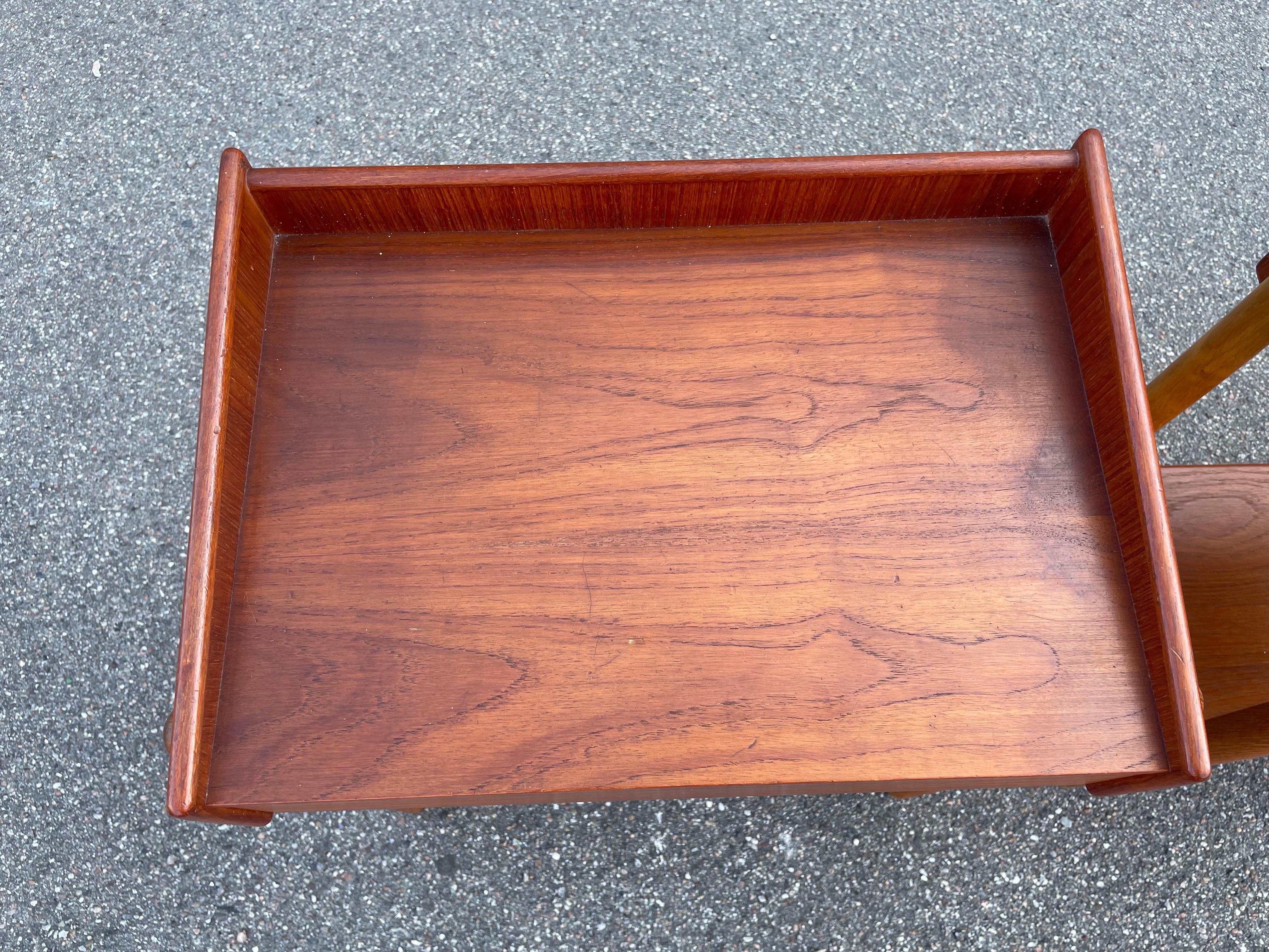 Pair of mid century Danish nightstands by Børge Mogensen in teak and oak 1950´s For Sale 5