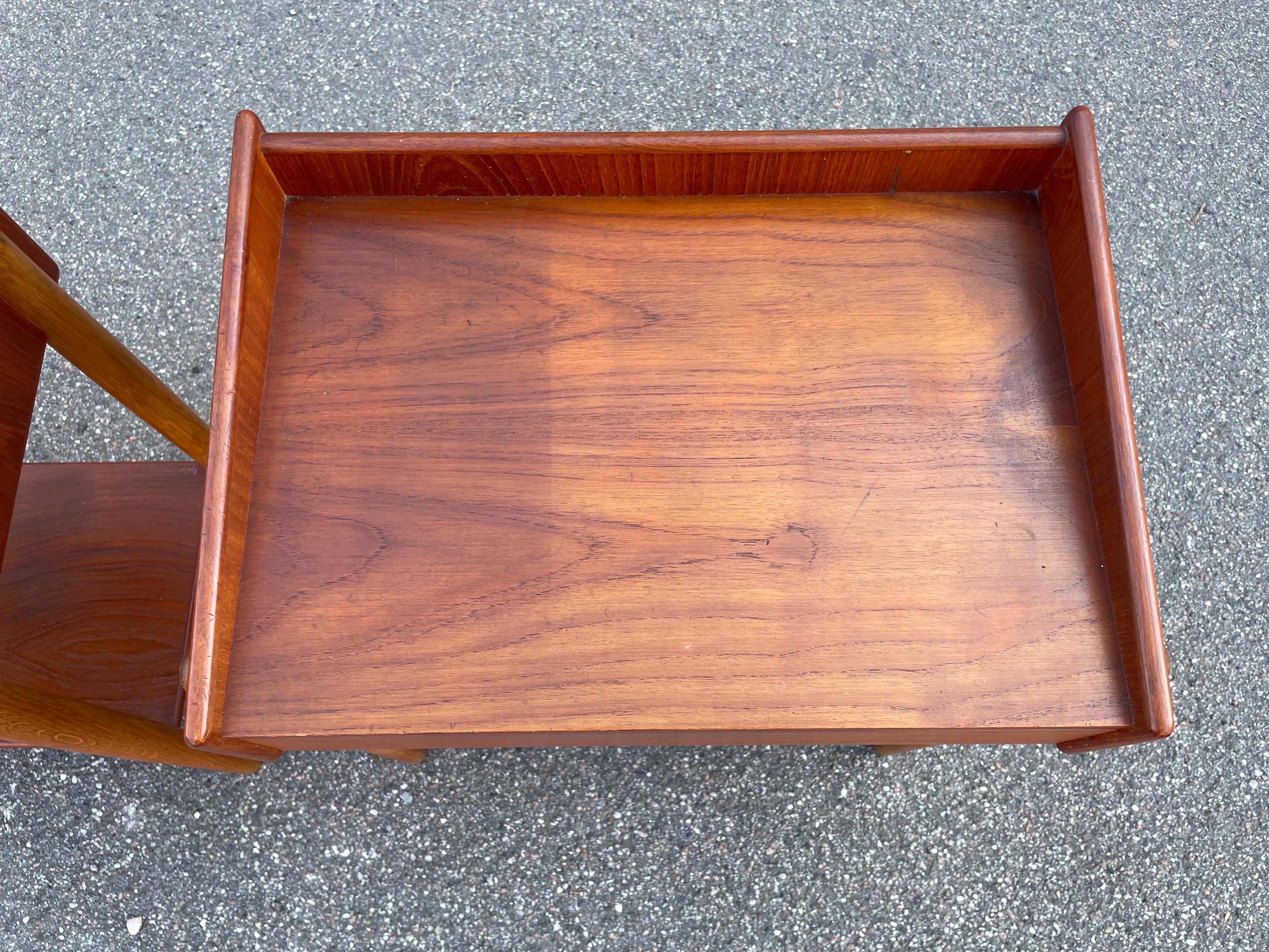 Pair of mid century Danish nightstands by Børge Mogensen in teak and oak 1950´s For Sale 2