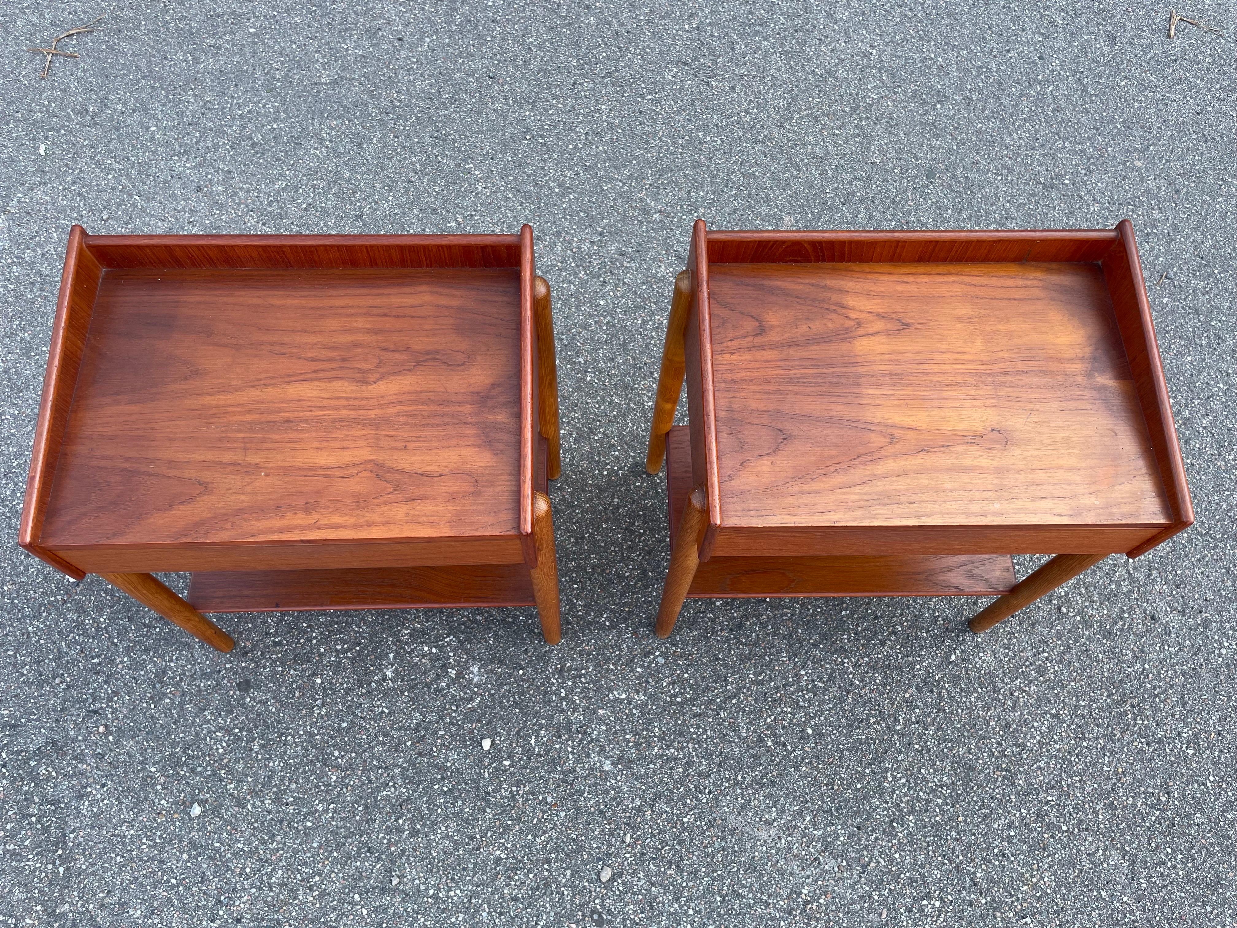 Pair of mid century Danish nightstands by Børge Mogensen in teak and oak 1950´s For Sale 3