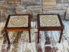 Coppia di tavolini danesi della metà del secolo in palissandro e piastrelle di ceramica